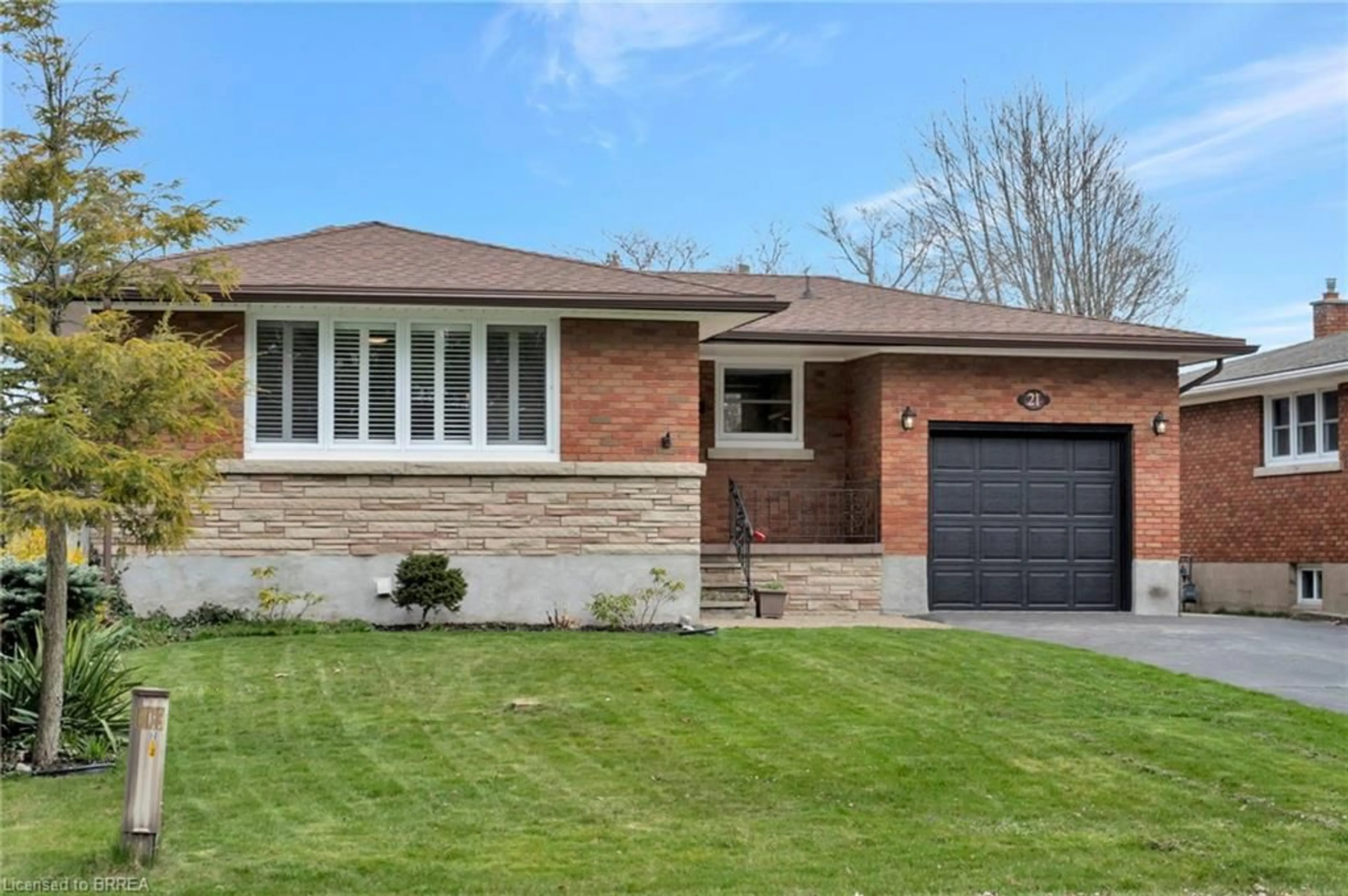 Home with brick exterior material, street for 21 Jefferson Ave, Port Colborne Ontario L3K 5M7
