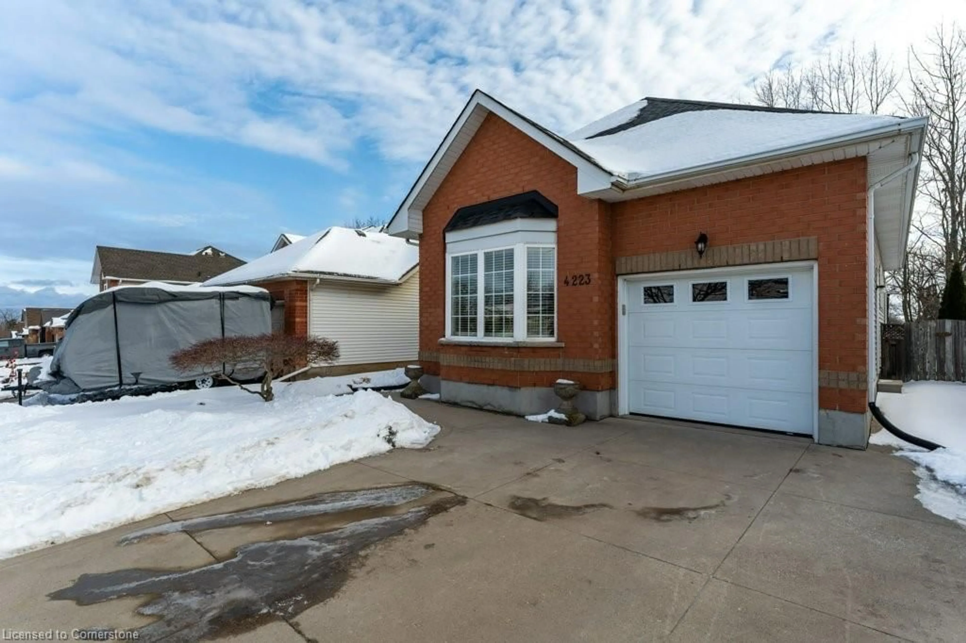 Home with brick exterior material, street for 4223 Stadelbauer Dr, Beamsville Ontario L3J 0J9