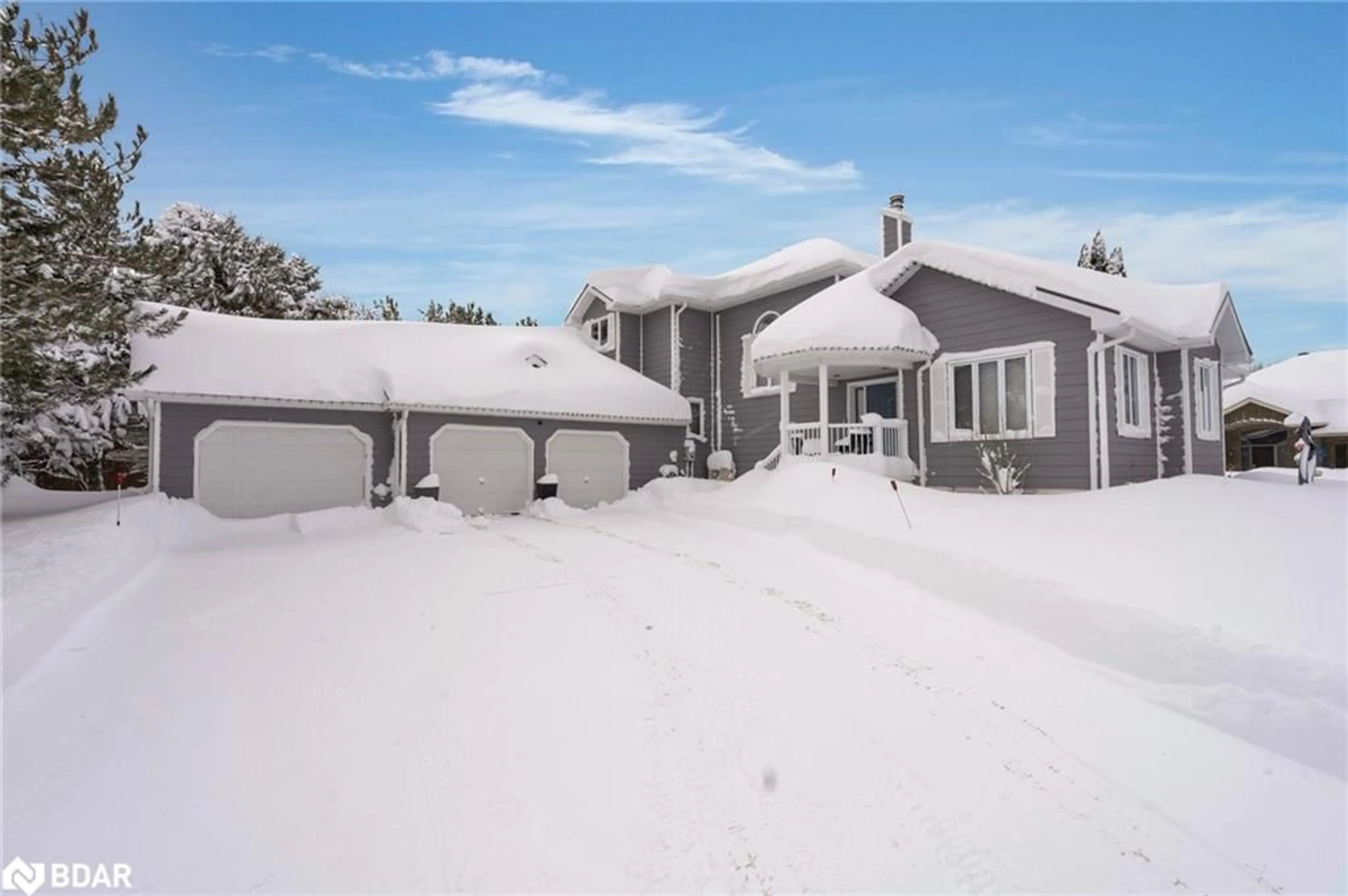 A pic from outside/outdoor area/front of a property/back of a property/a pic from drone, street for 54 Highland Drive Dr, Oro-Medonte Ontario L0L 2L0