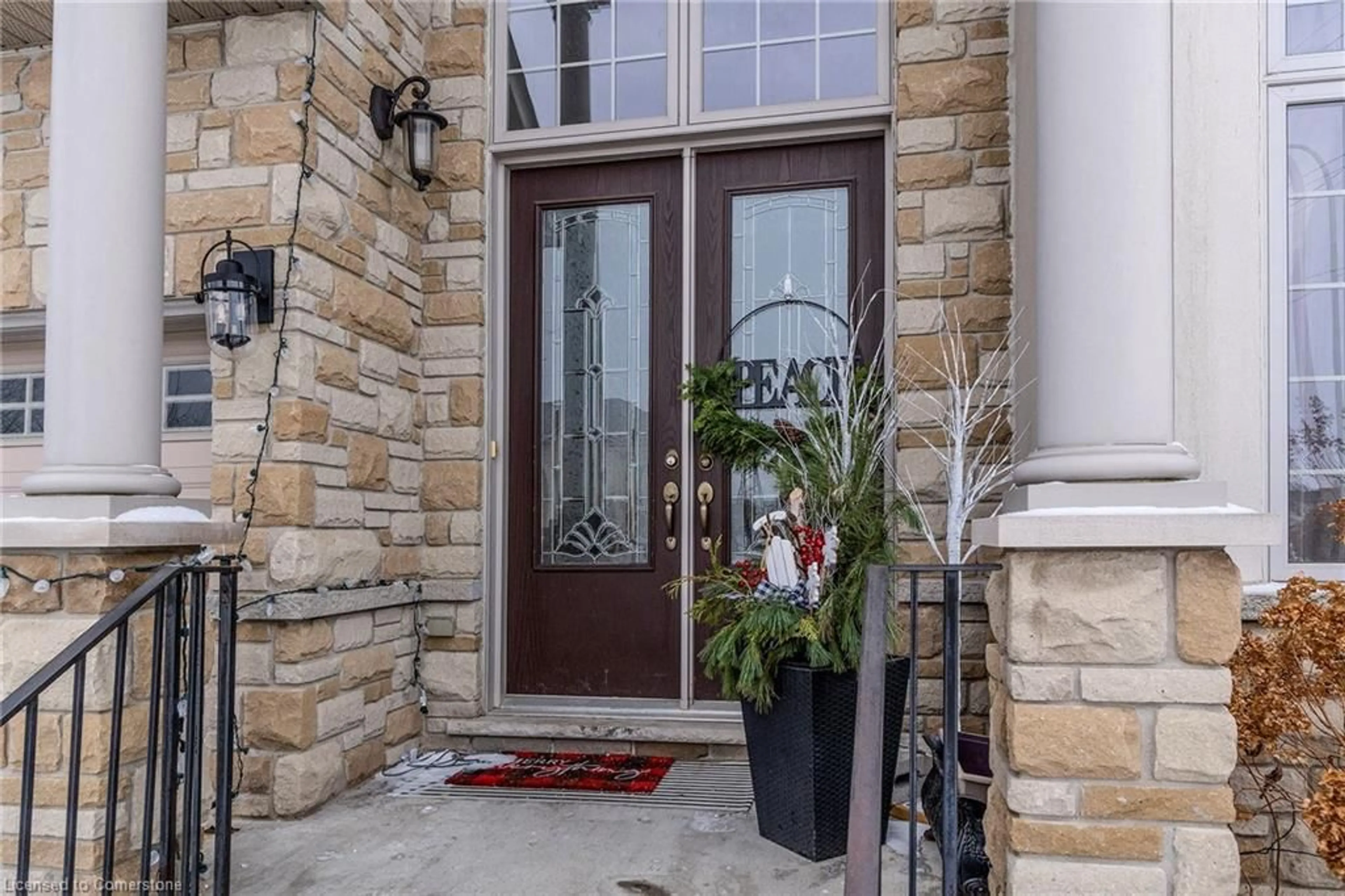 Indoor entryway for 240 Cloverleaf Dr, Ancaster Ontario L9K 1T2