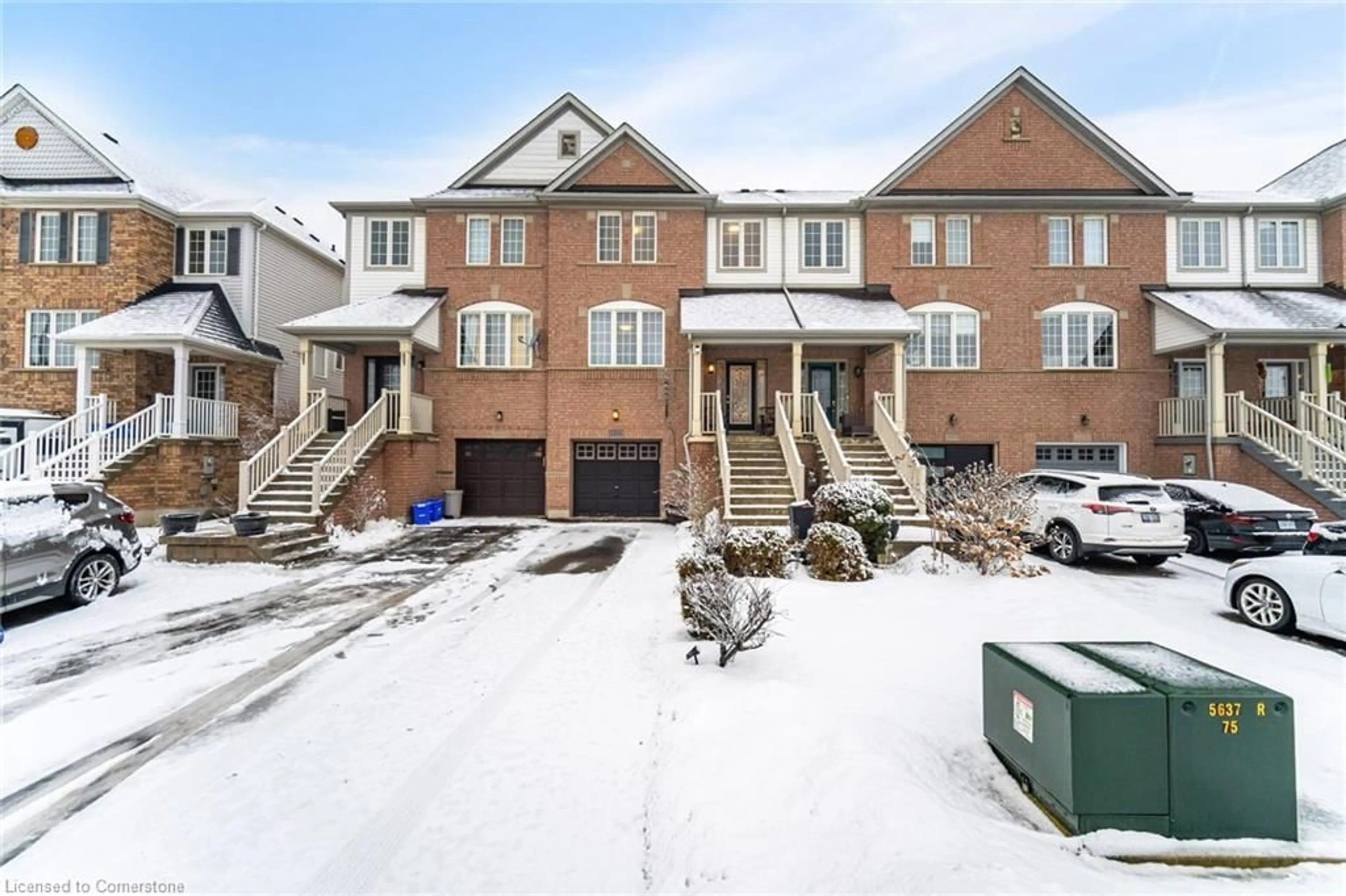 A pic from outside/outdoor area/front of a property/back of a property/a pic from drone, street for 1195 Chapman Cres, Halton Ontario L6T 6G2