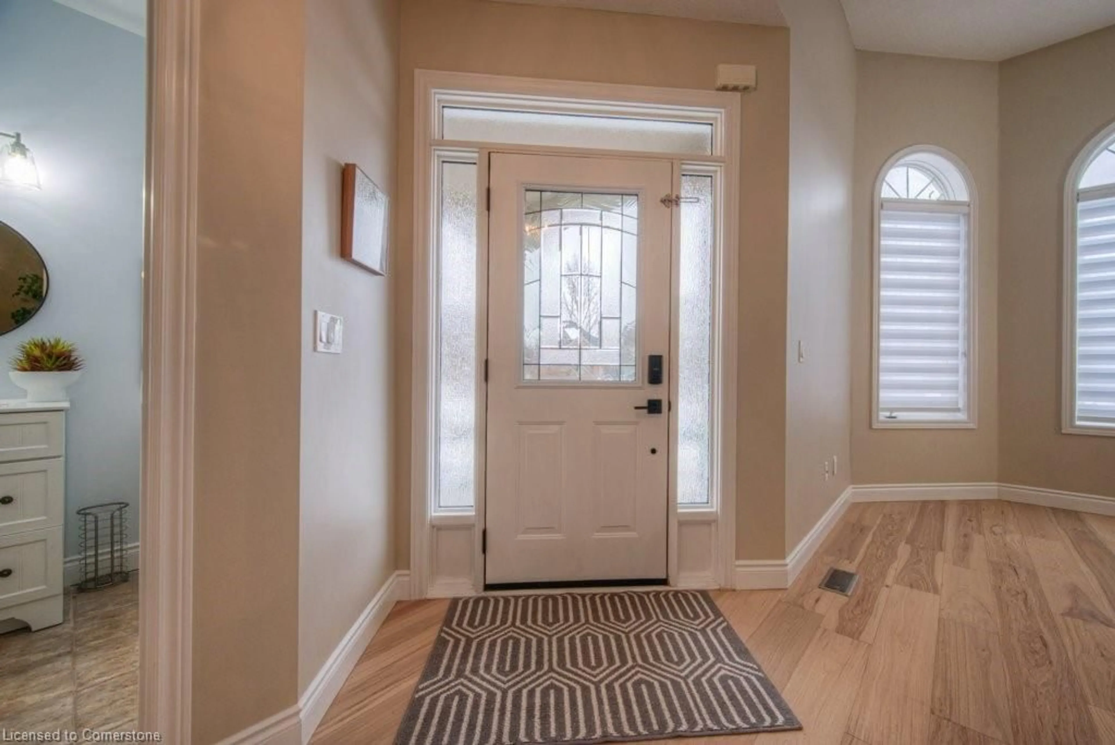 Indoor entryway for 12 Prentice Crt, Cambridge Ontario N1P 1G1