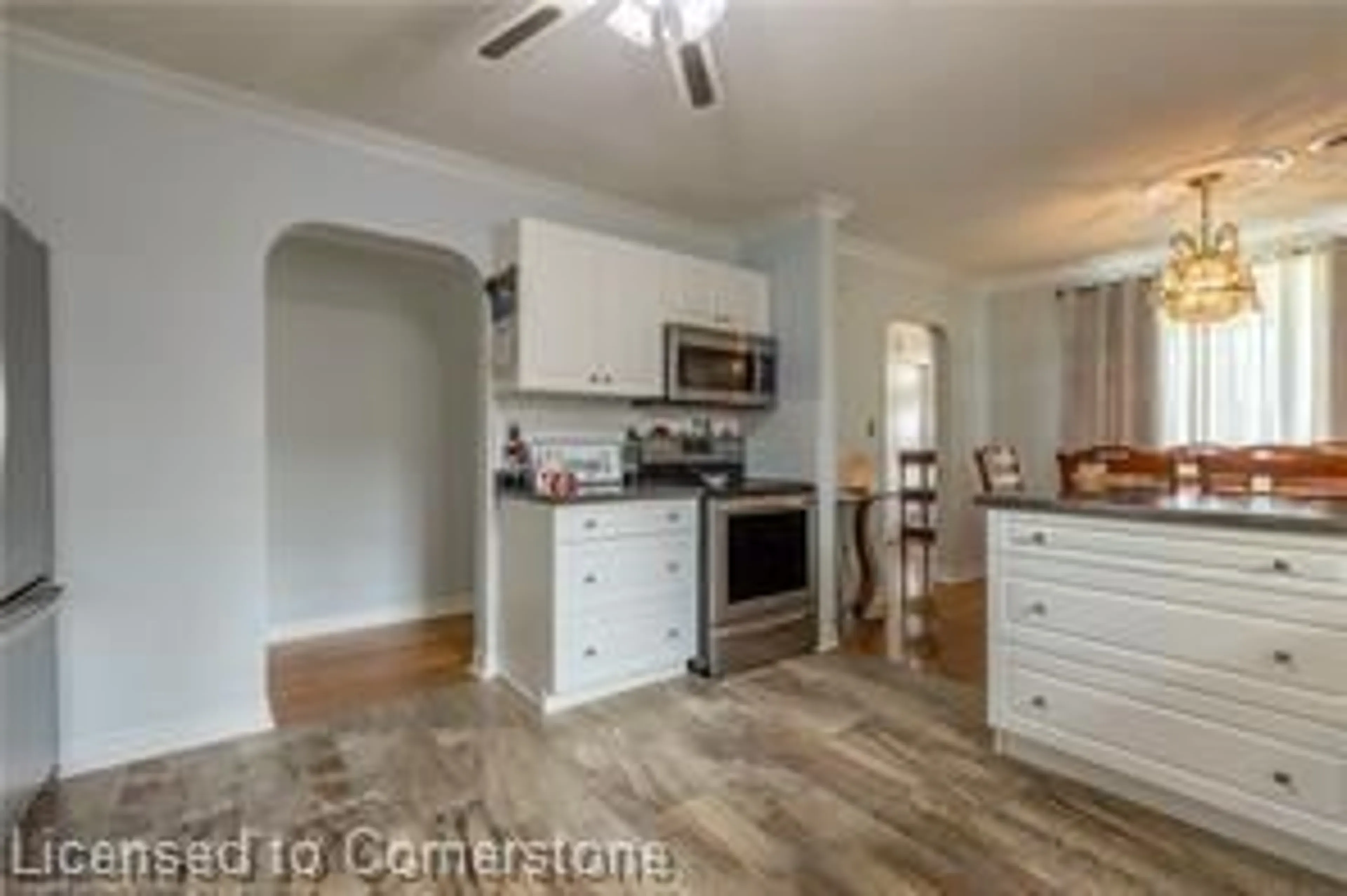 Open concept kitchen, unknown for 210 Johnston St, Port Colborne Ontario L3K 1H5