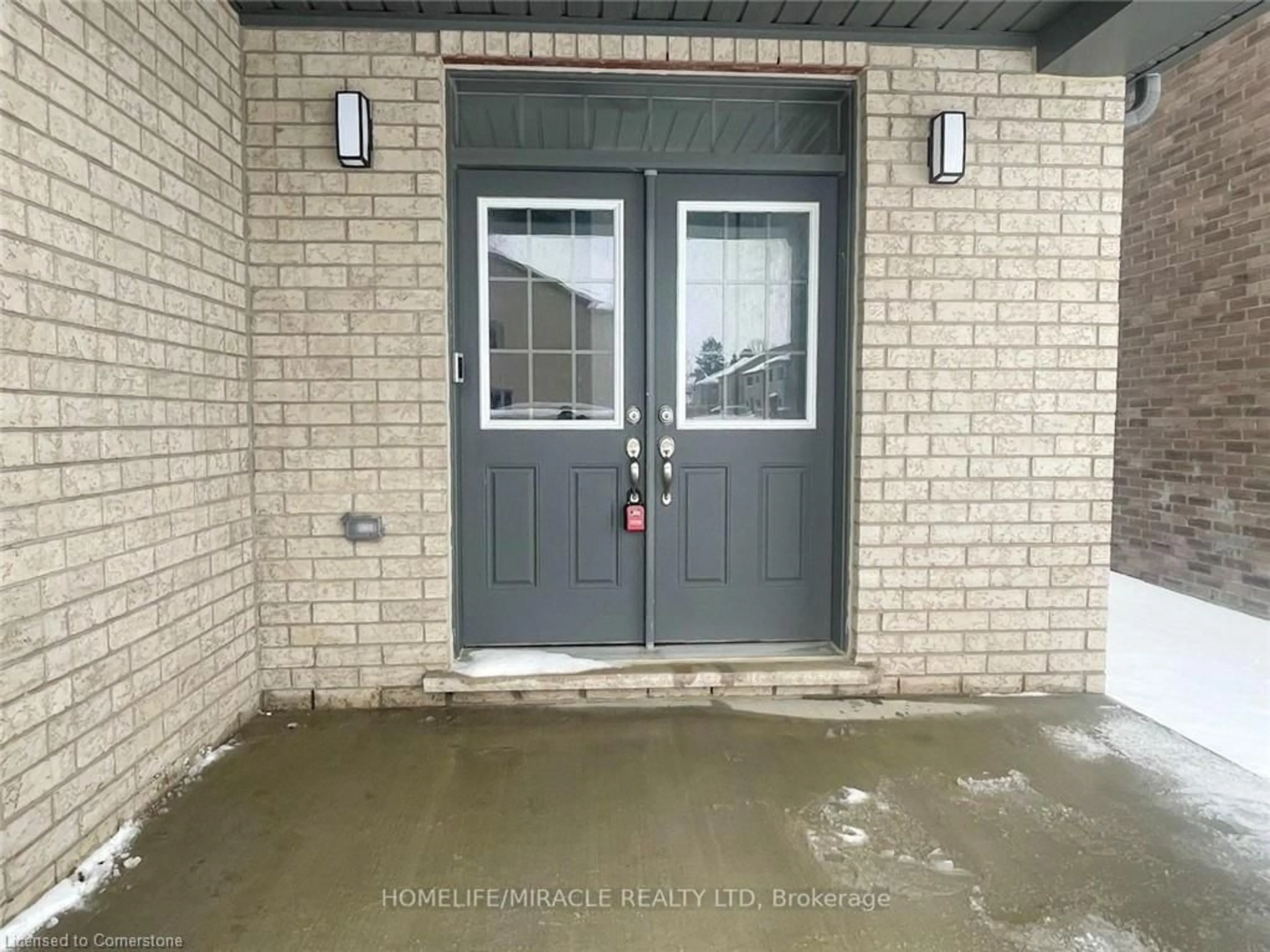 Indoor entryway for 113 Raftis St St, Arthur Ontario N0G 1A0