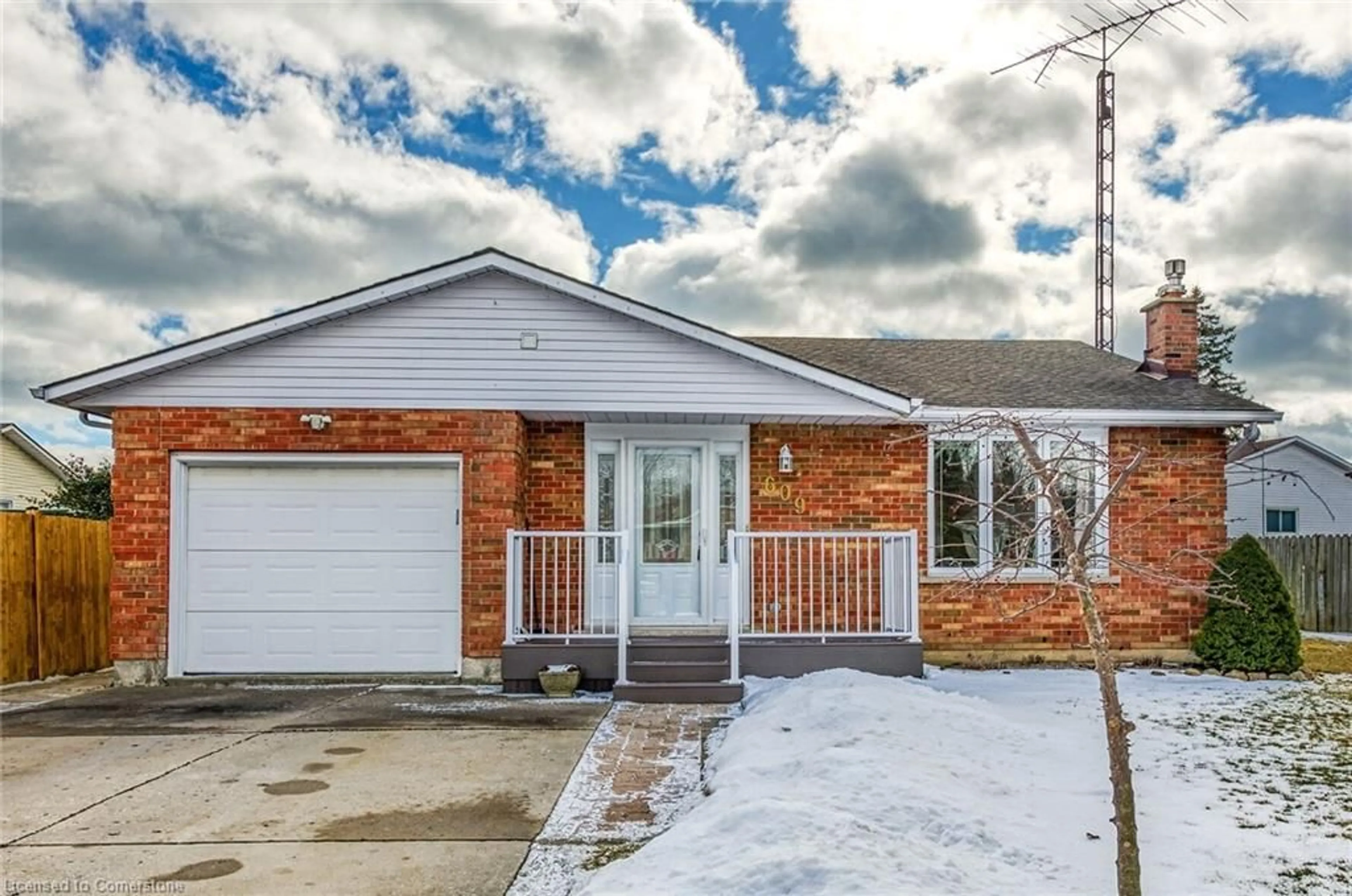 Home with brick exterior material, street for 609 Greenock St, Port Dover Ontario N0A 1N4