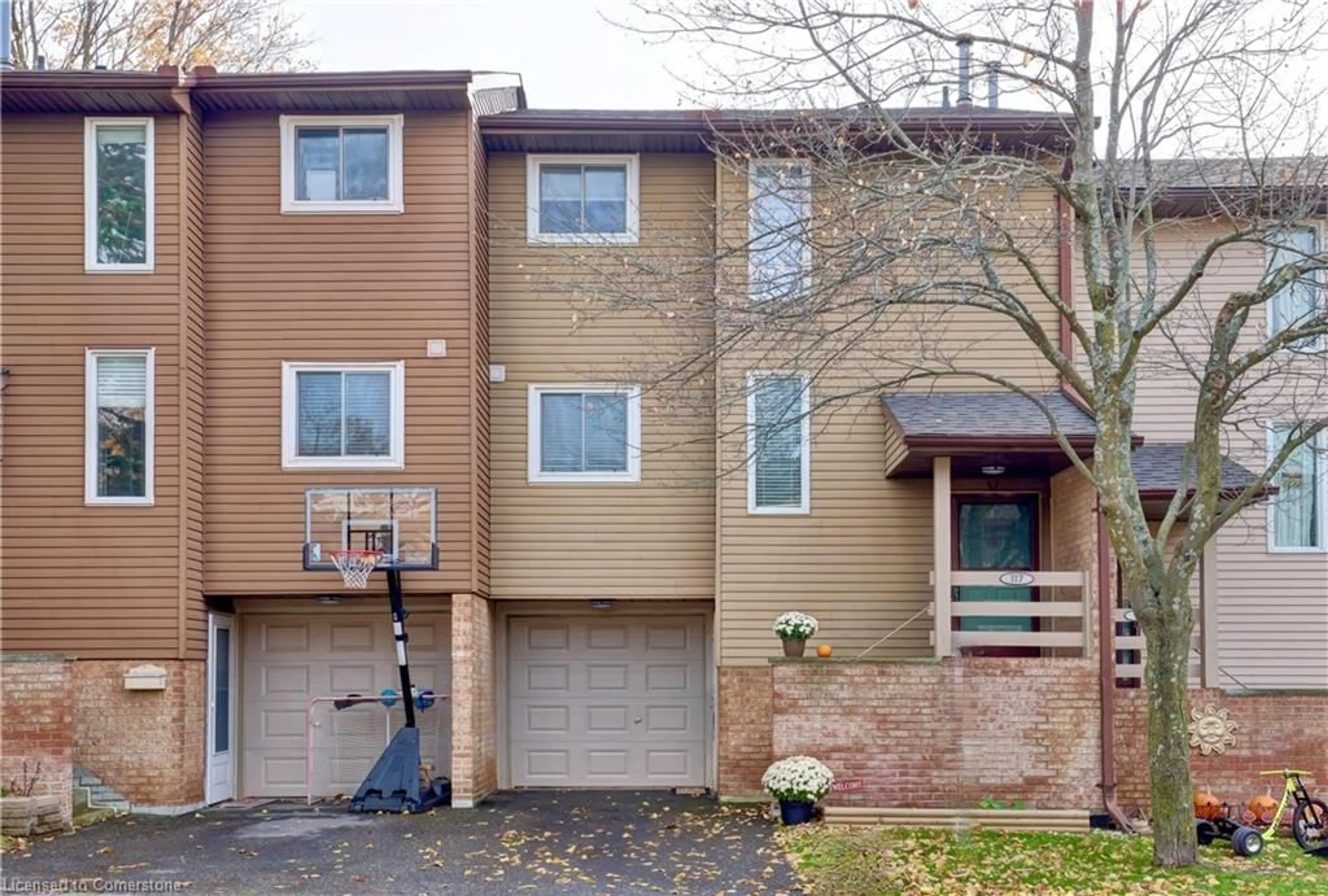 Home with brick exterior material, street for 117 Lynden Cir, Georgetown Ontario L7G 4Y7