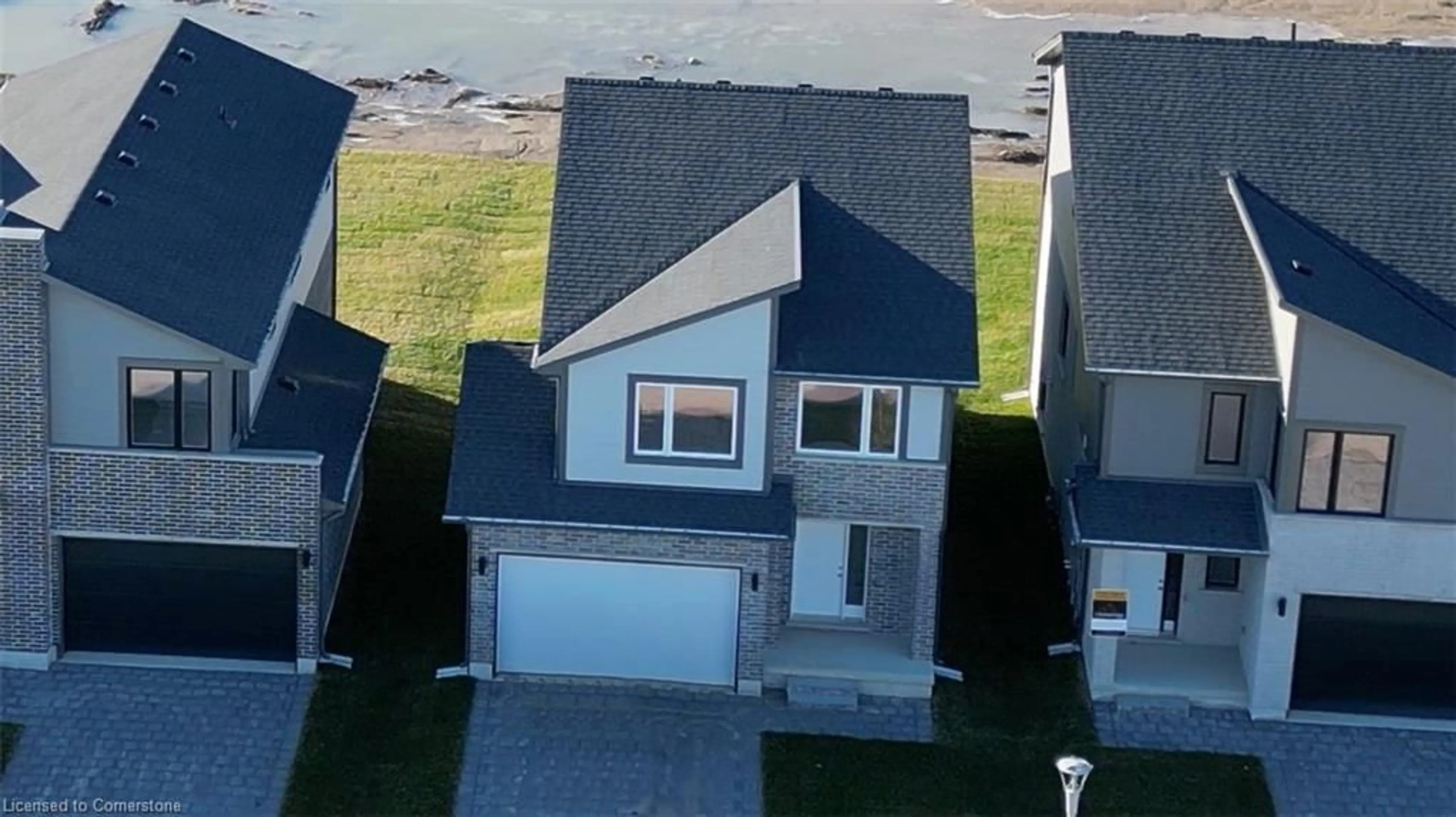 A pic from outside/outdoor area/front of a property/back of a property/a pic from drone, unknown for 2274 Southport Cres, London Ontario N6M 0A1