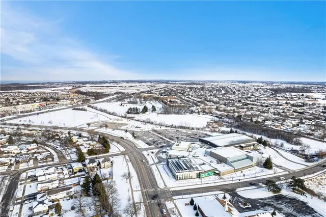 Primary image of 43 Markham Cres