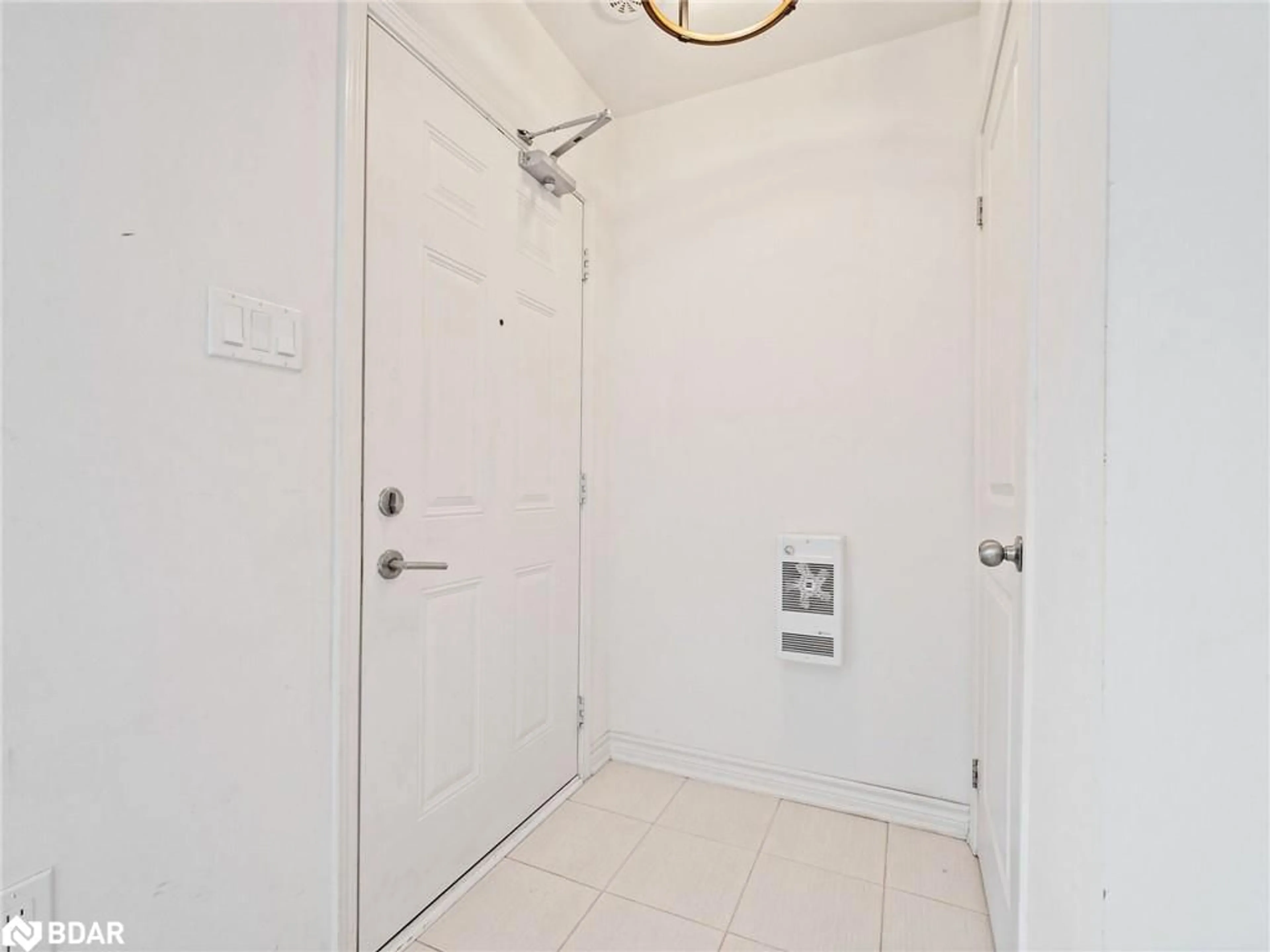 Indoor entryway for 1155 Stroud Lane Lane #10, Mississauga Ontario L5J 0B3