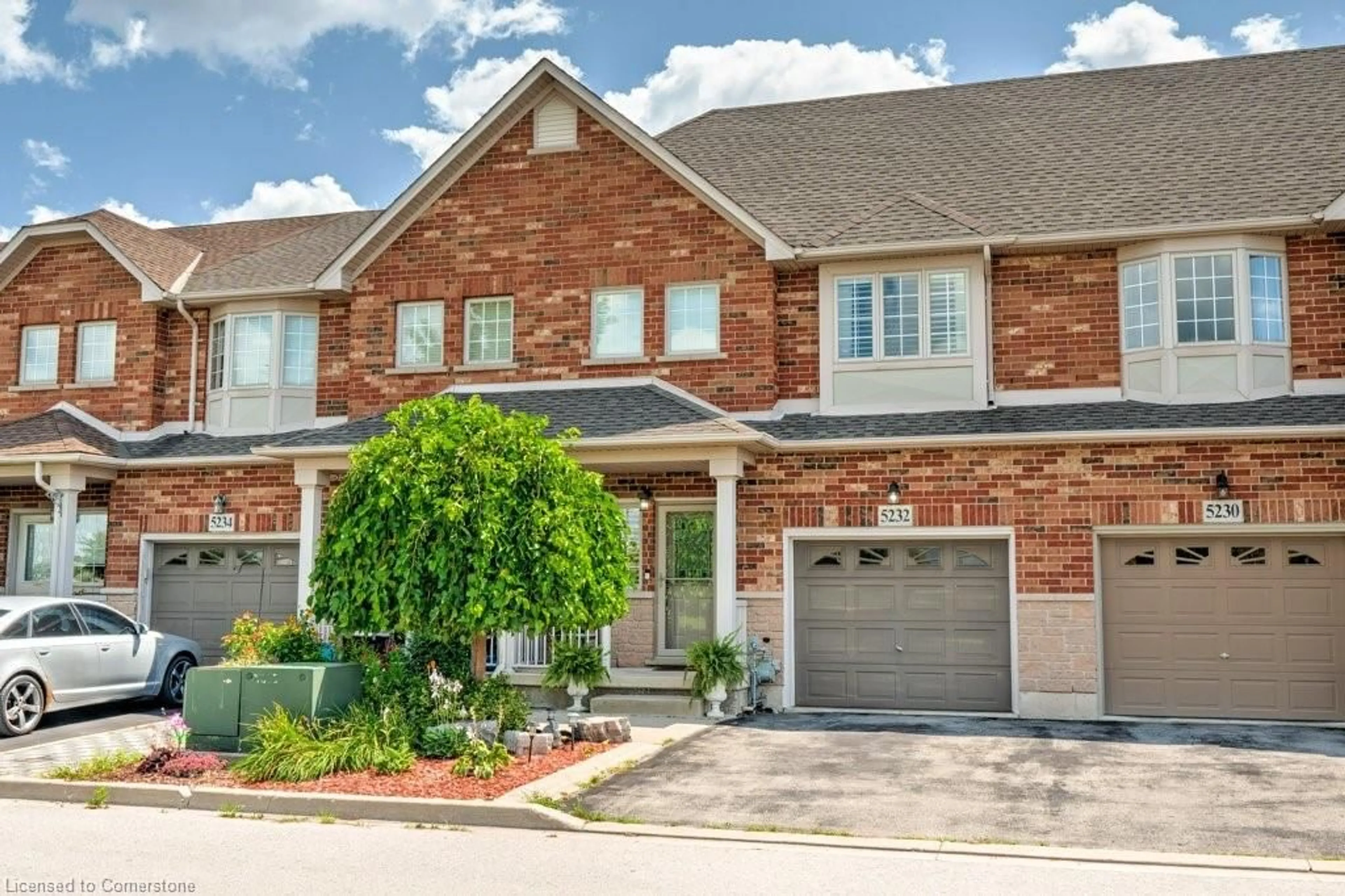 Home with brick exterior material, street for 5232 Stonehaven Dr, Burlington Ontario L7L 7J4