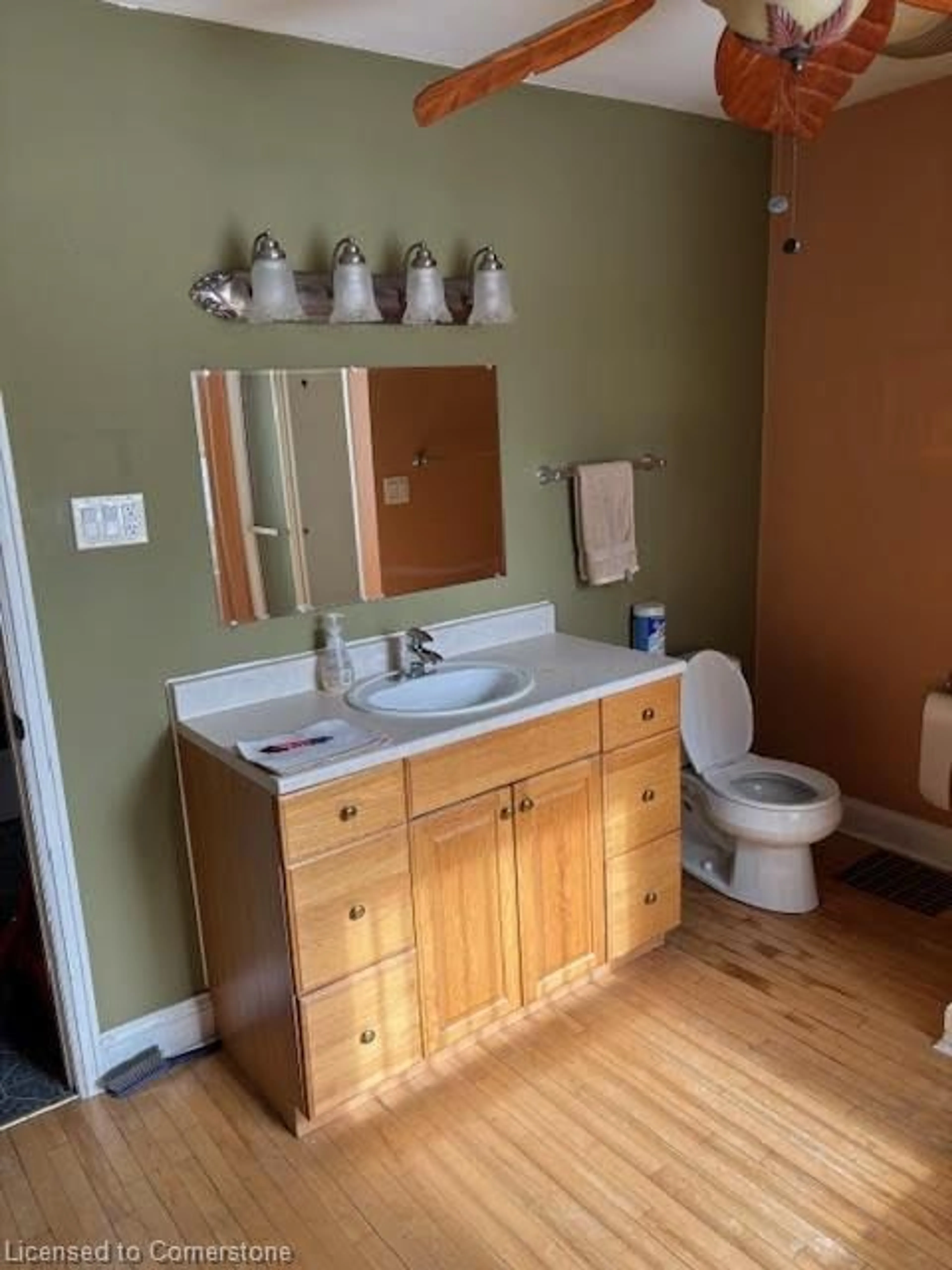 Standard bathroom, unknown for 149 Arnold St, Kitchener Ontario N2H 6E4