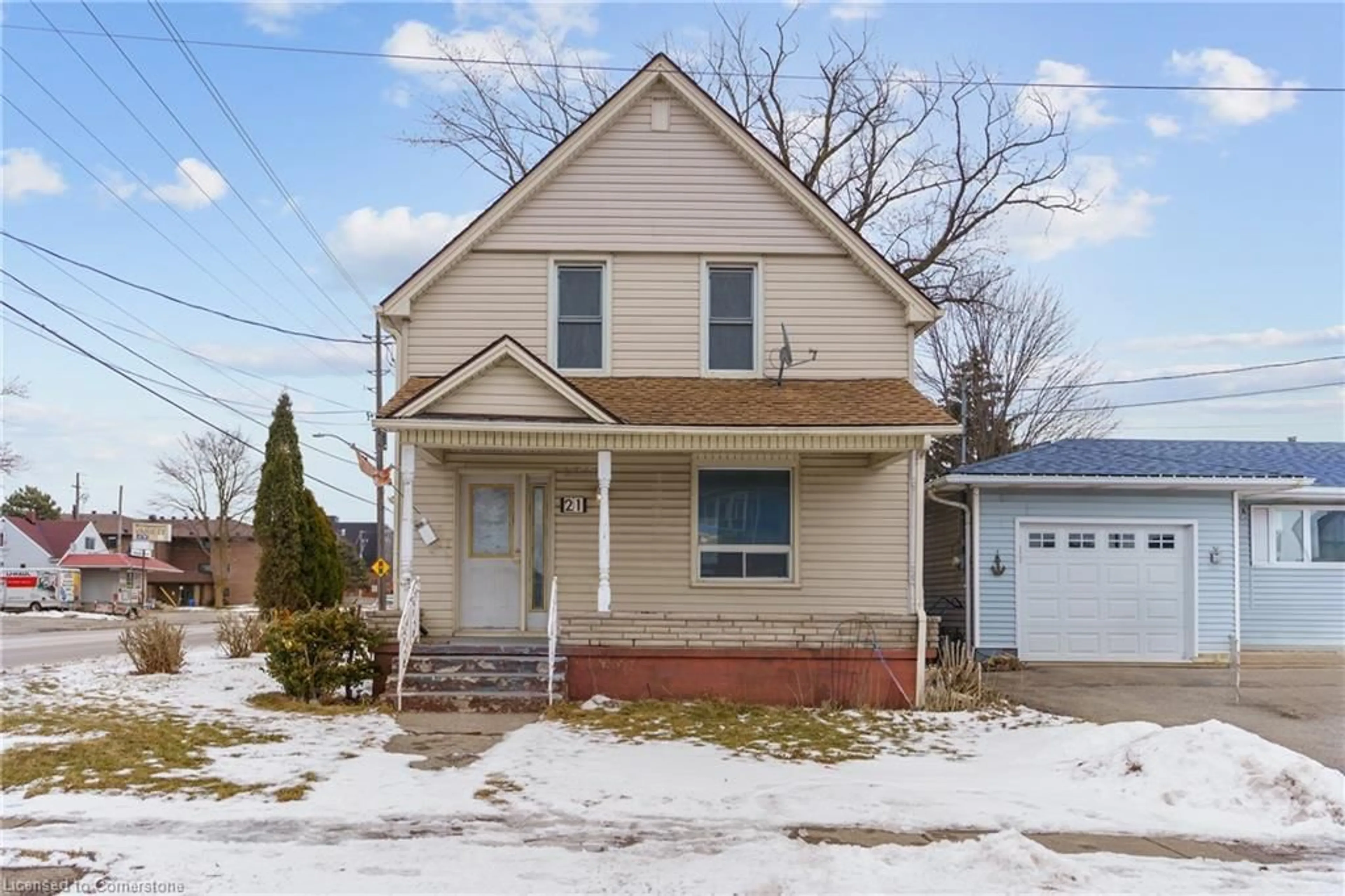 Home with vinyl exterior material, street for 21 Bridge St, Port Colborne Ontario L3K 2G9