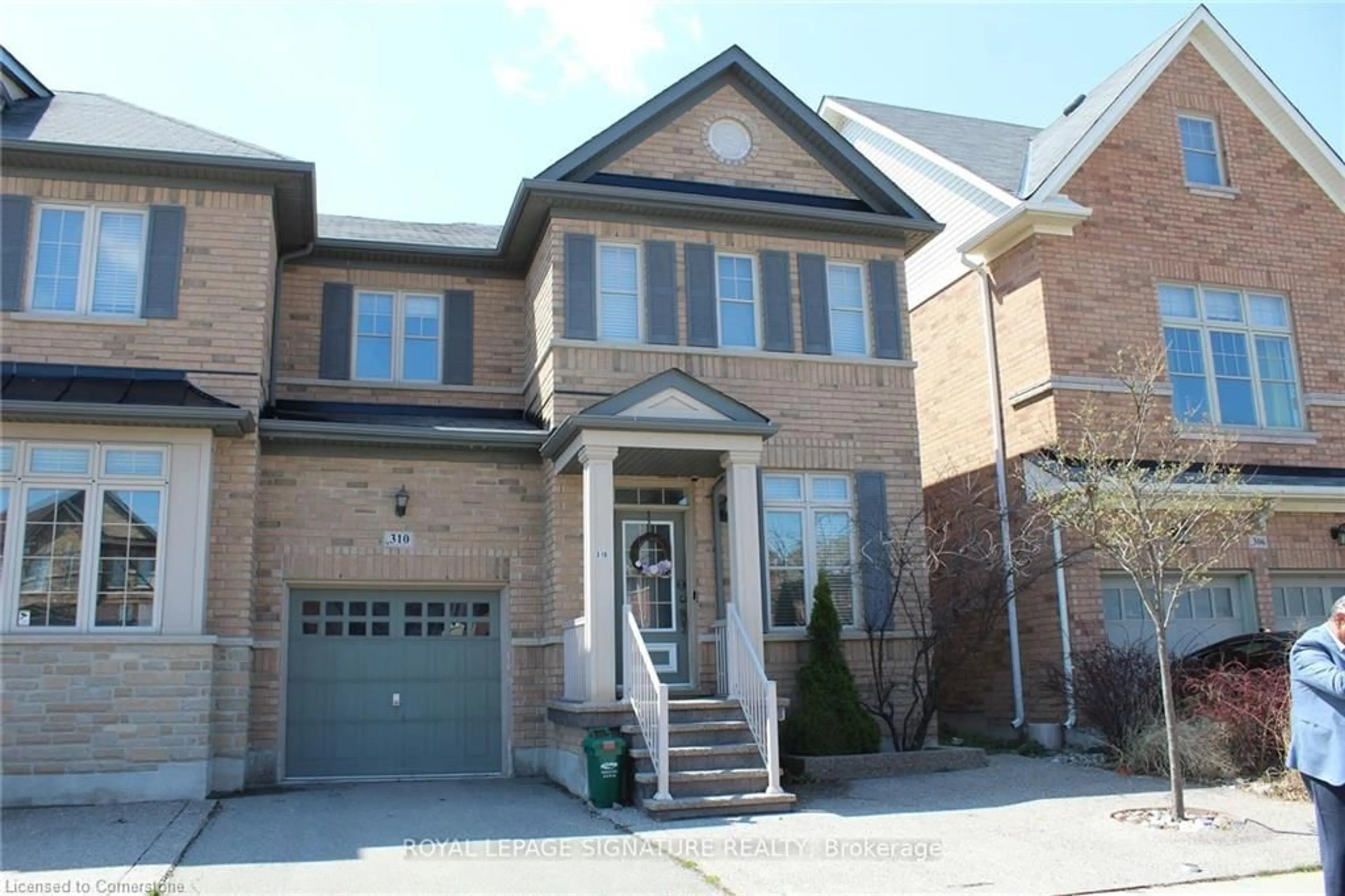 Home with brick exterior material, street for 310 Scott Blvd, Milton Ontario L9T 6Z9