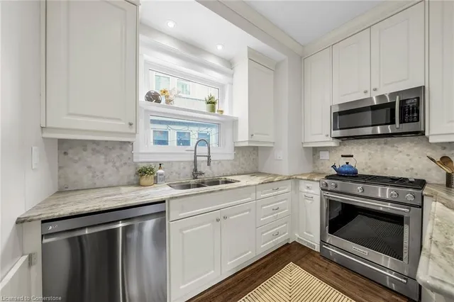 Additional property image - 61 Fairleigh Cres