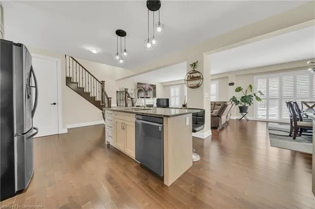 Additional property image - 285 Sedgewood St