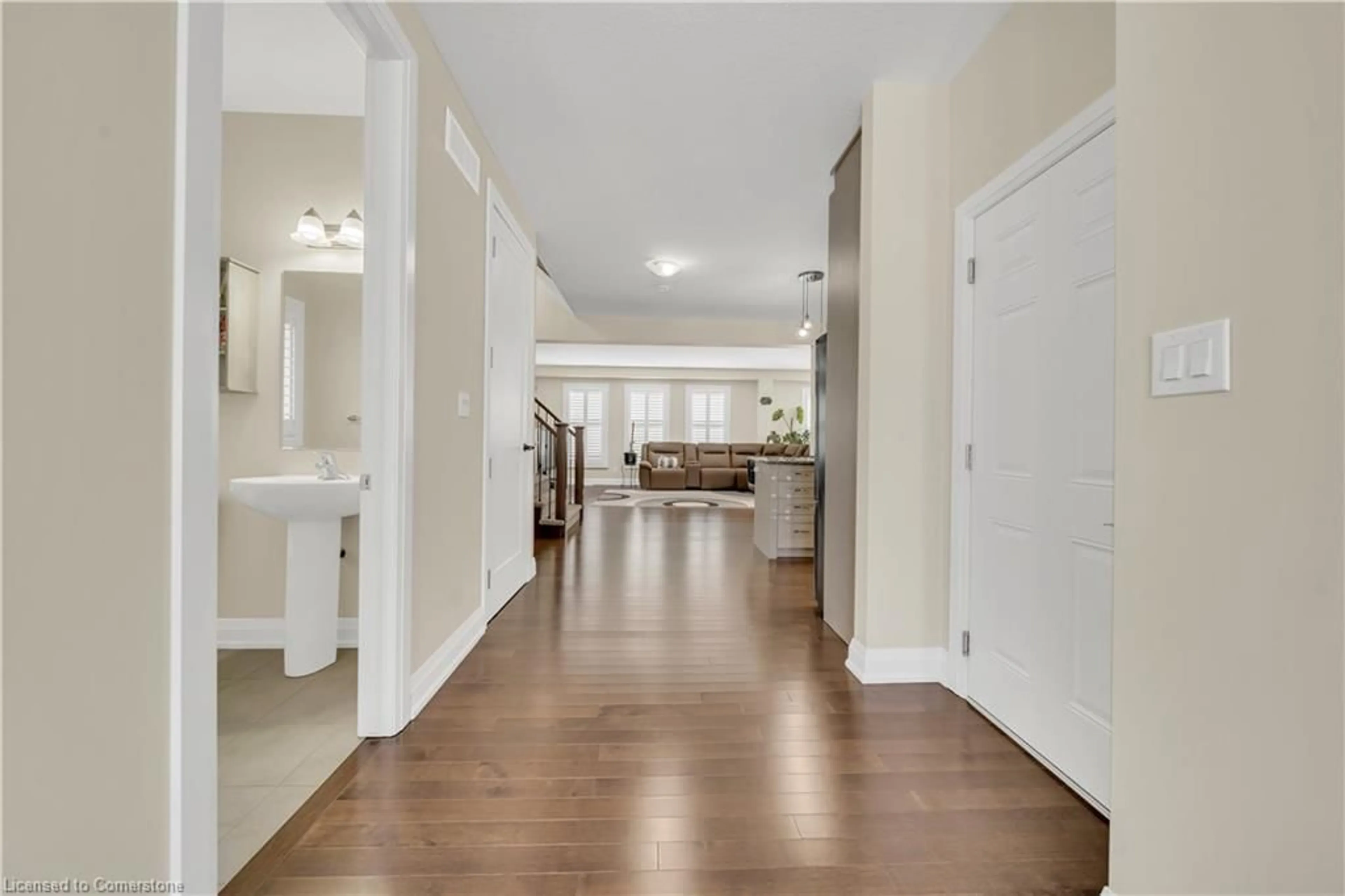 Indoor foyer for 285 Sedgewood St, Kitchener Ontario N2P 0G6