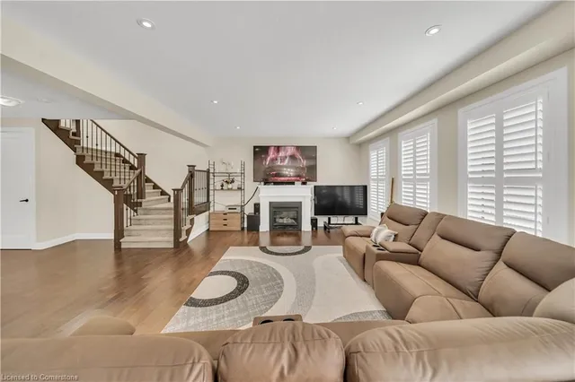 Additional property image - 285 Sedgewood St