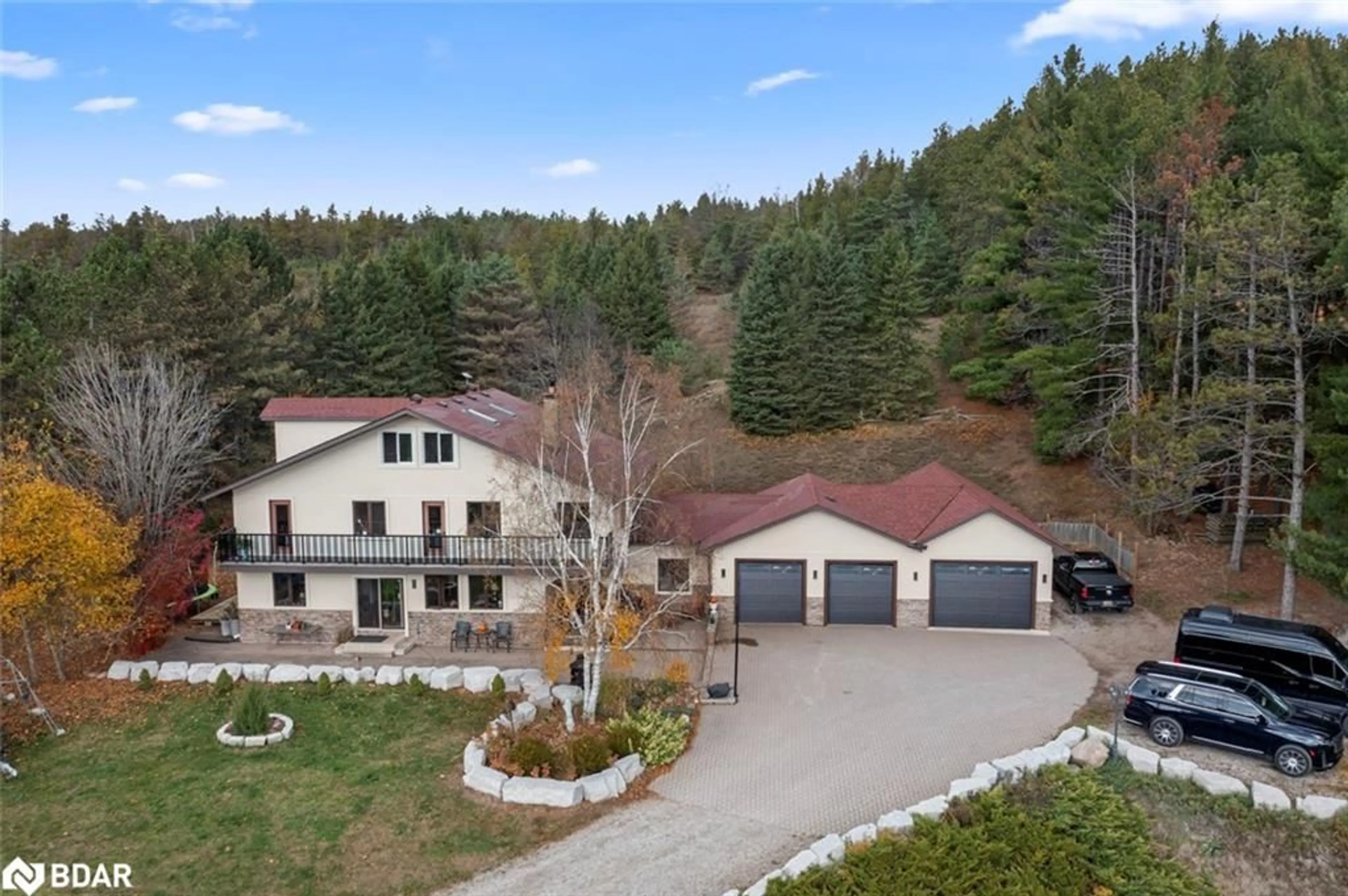 A pic from outside/outdoor area/front of a property/back of a property/a pic from drone, mountain view for 428239 25th Side Road, Mono Ontario L9W 2Y8