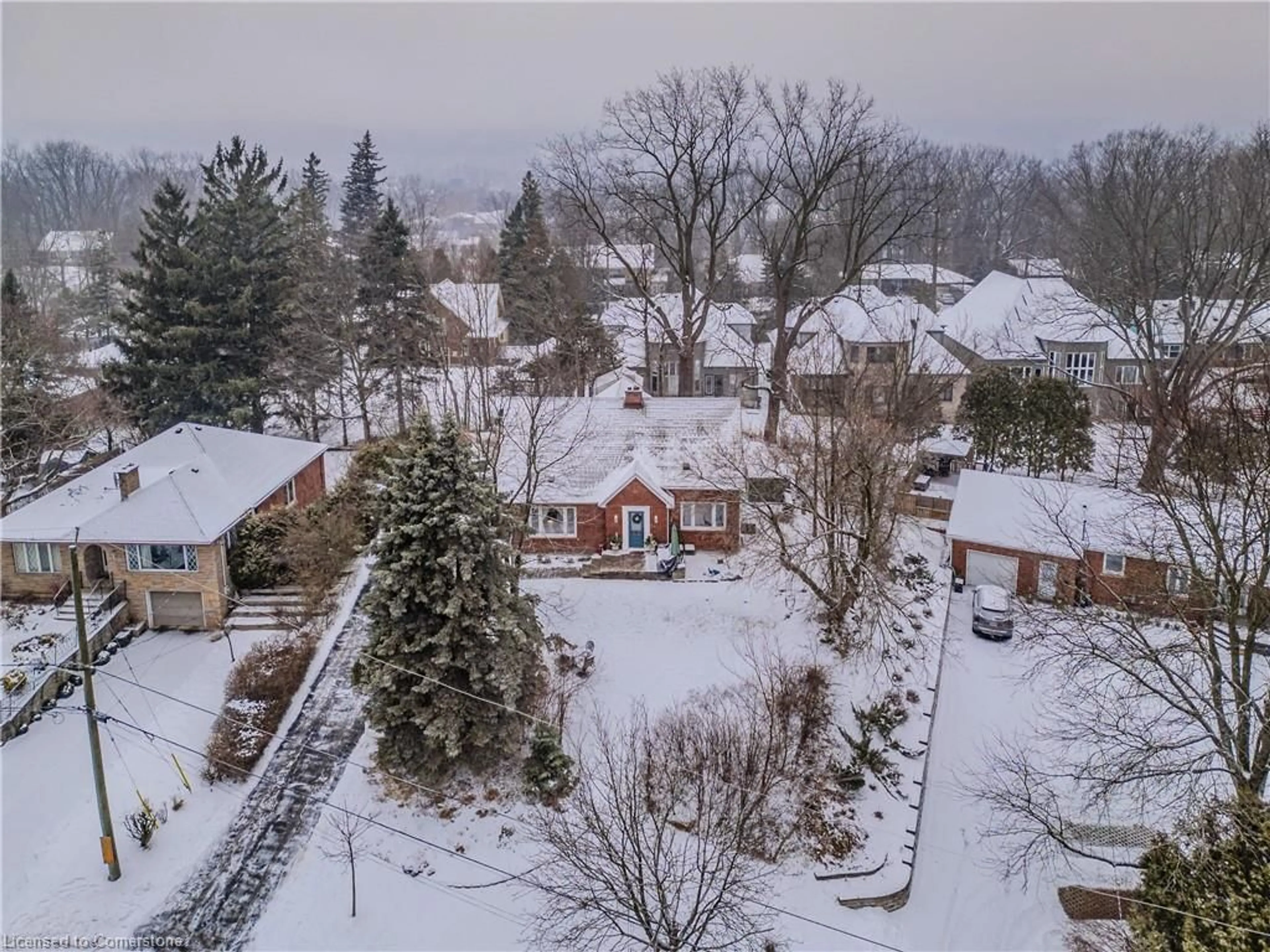 A pic from outside/outdoor area/front of a property/back of a property/a pic from drone, street for 15 Mayfair Ave, Dundas Ontario L9H 3K5