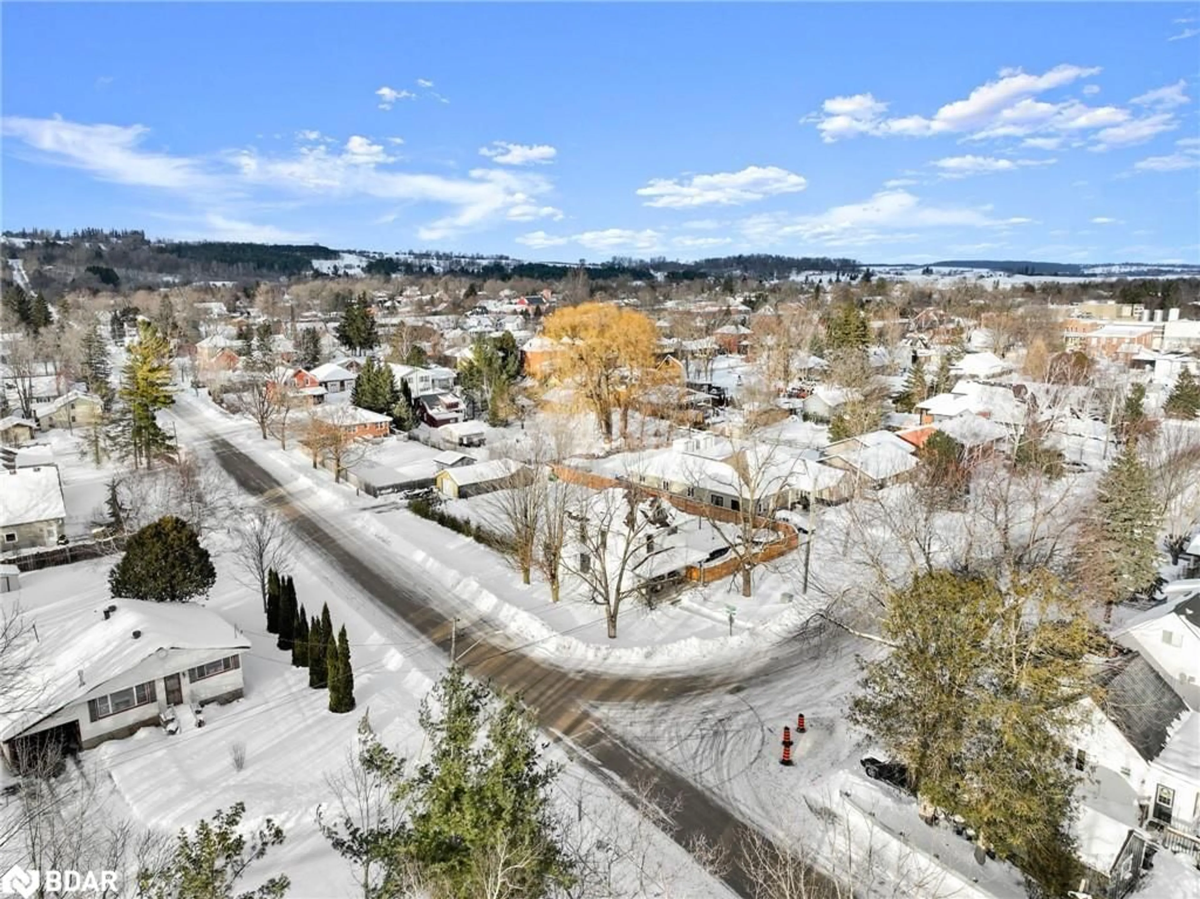 A pic from outside/outdoor area/front of a property/back of a property/a pic from drone, street for 26 Edward St St, Creemore Ontario L0M 1G0