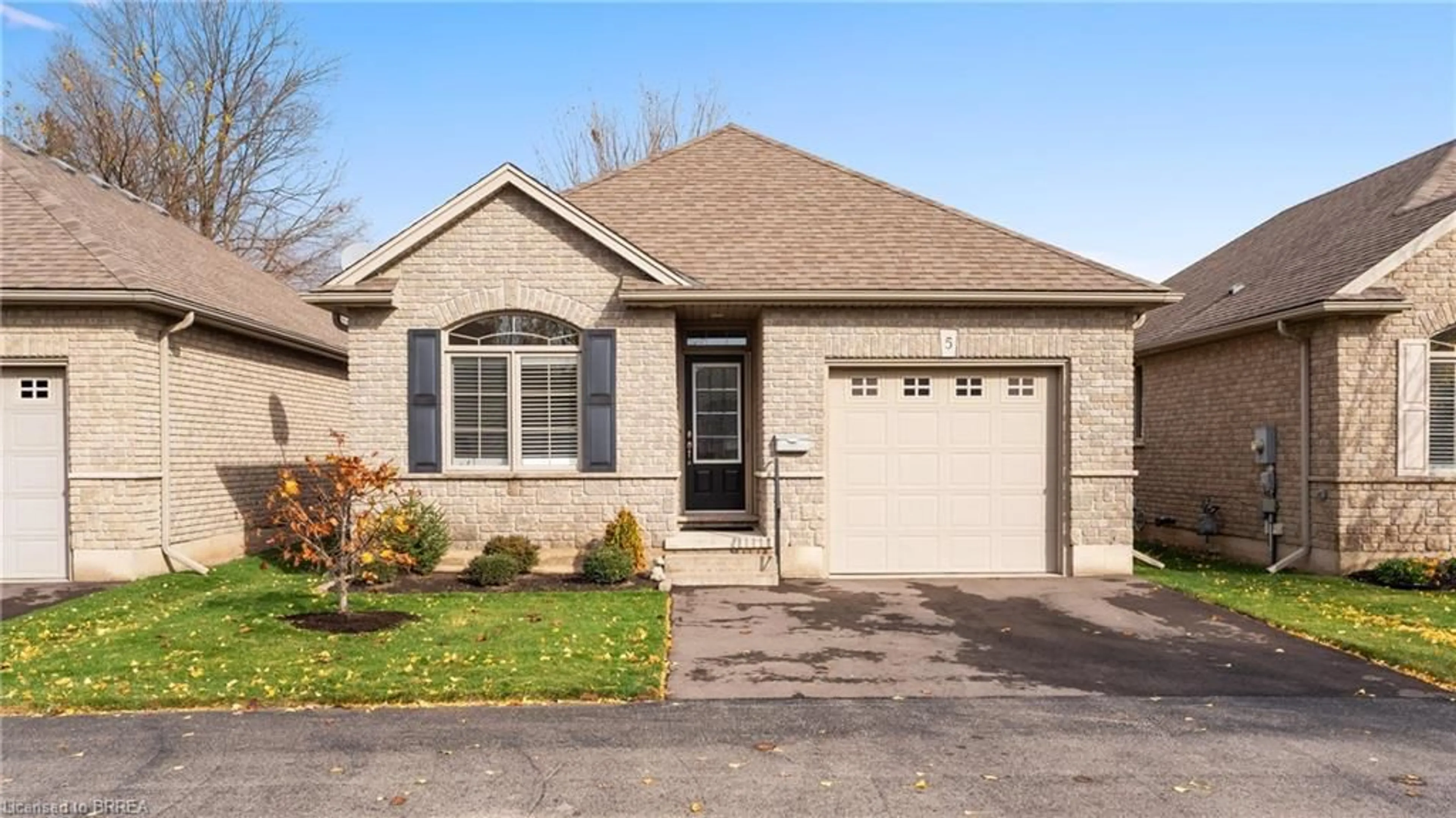 Home with brick exterior material, street for 95 North Park St #5, Brantford Ontario N3R 4K2