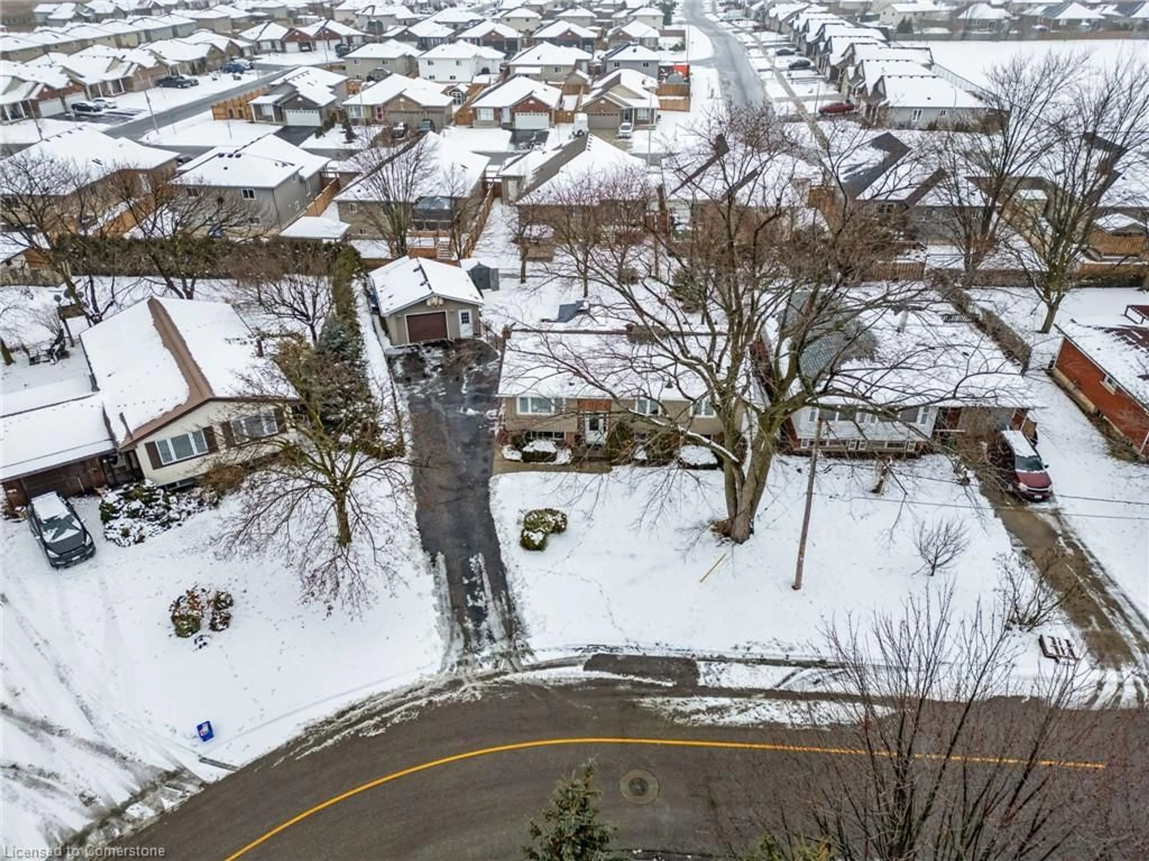 A pic from outside/outdoor area/front of a property/back of a property/a pic from drone, street for 26 Wardell Cres, Hagersville Ontario N0A 1H0