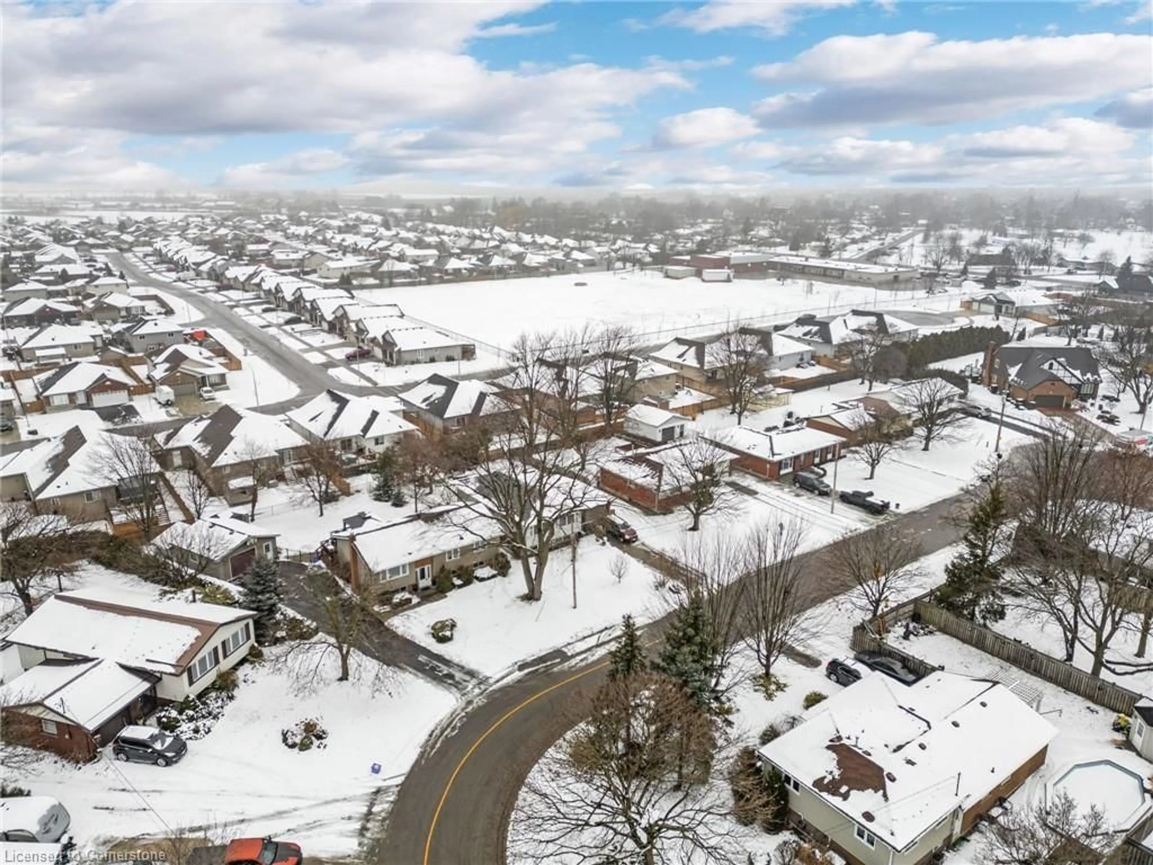 A pic from outside/outdoor area/front of a property/back of a property/a pic from drone, street for 26 Wardell Cres, Hagersville Ontario N0A 1H0