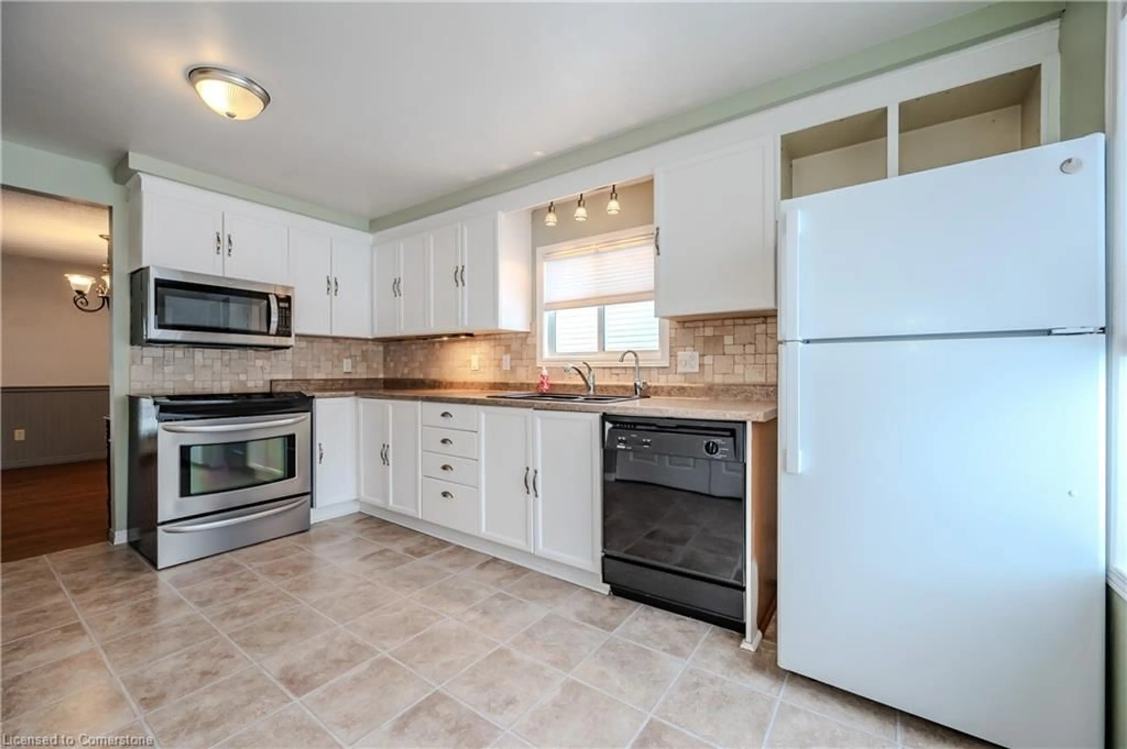 Standard kitchen, ceramic/tile floor for 3 Rolling Brook Lane, New Hamburg Ontario N3A 2G1