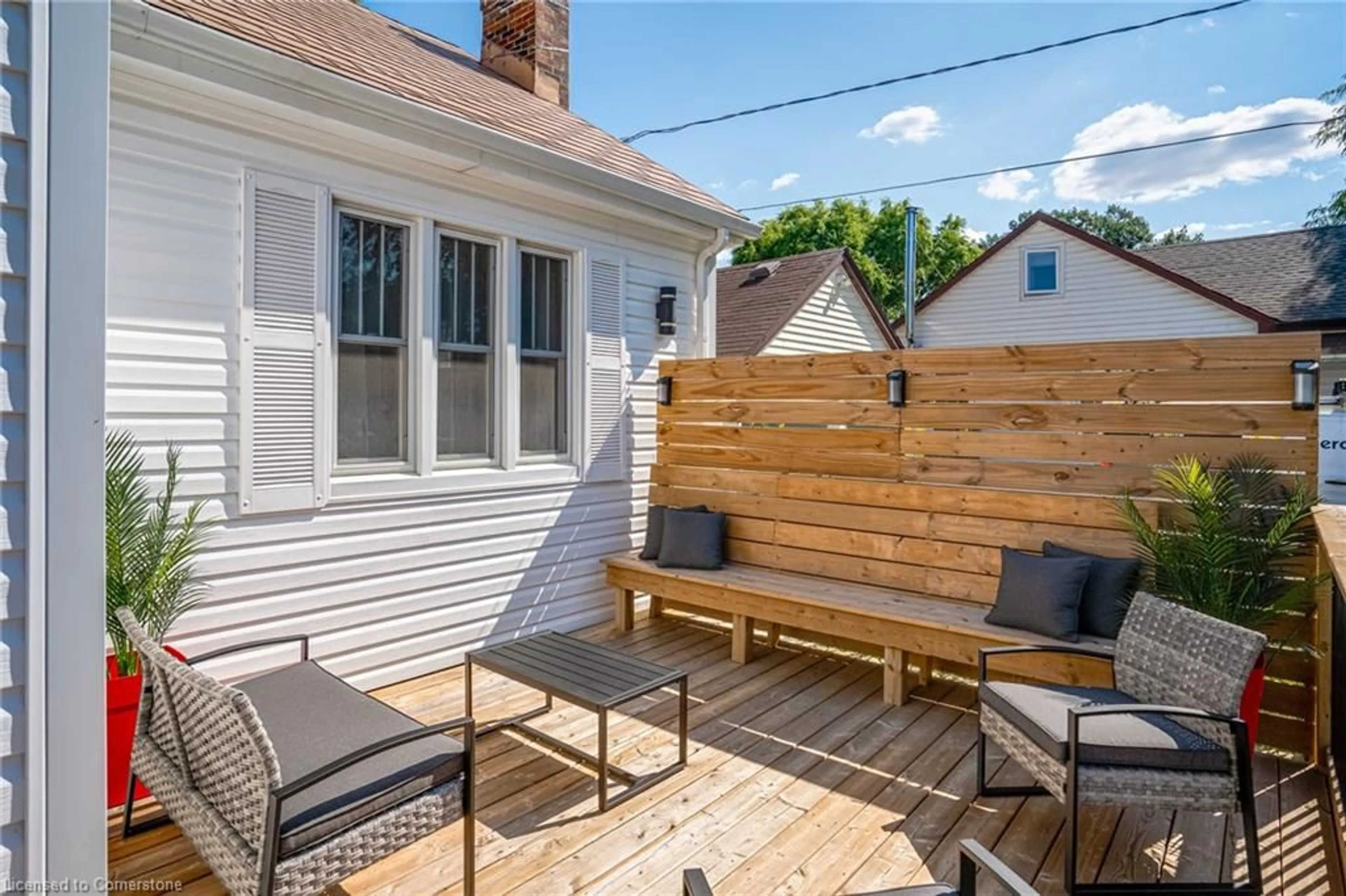 Patio, street for 540 Niagara St, St. Catharines Ontario L3M 3P6