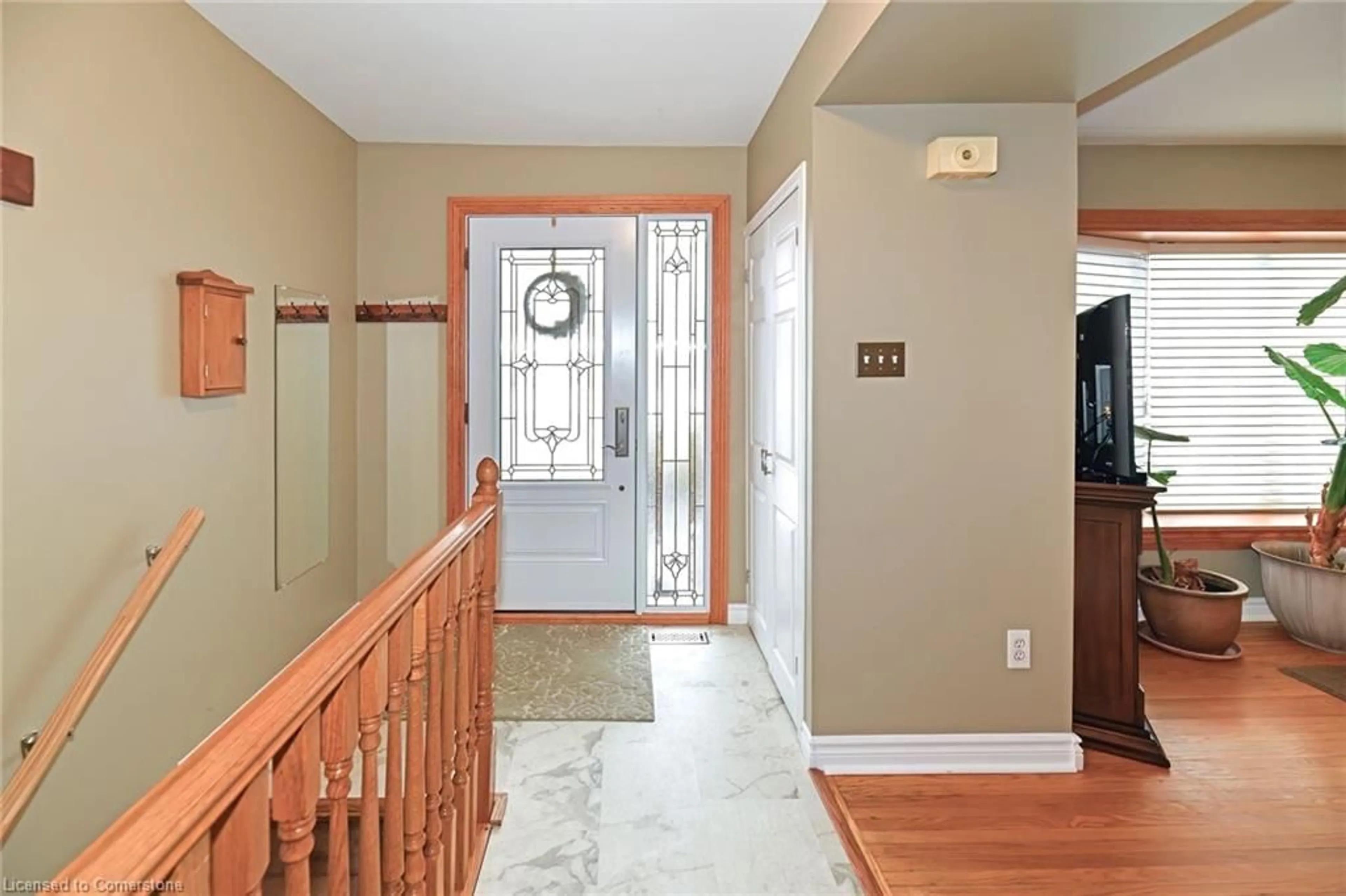 Indoor entryway for 30 Brookland Dr, Brampton Ontario L6T 2M5