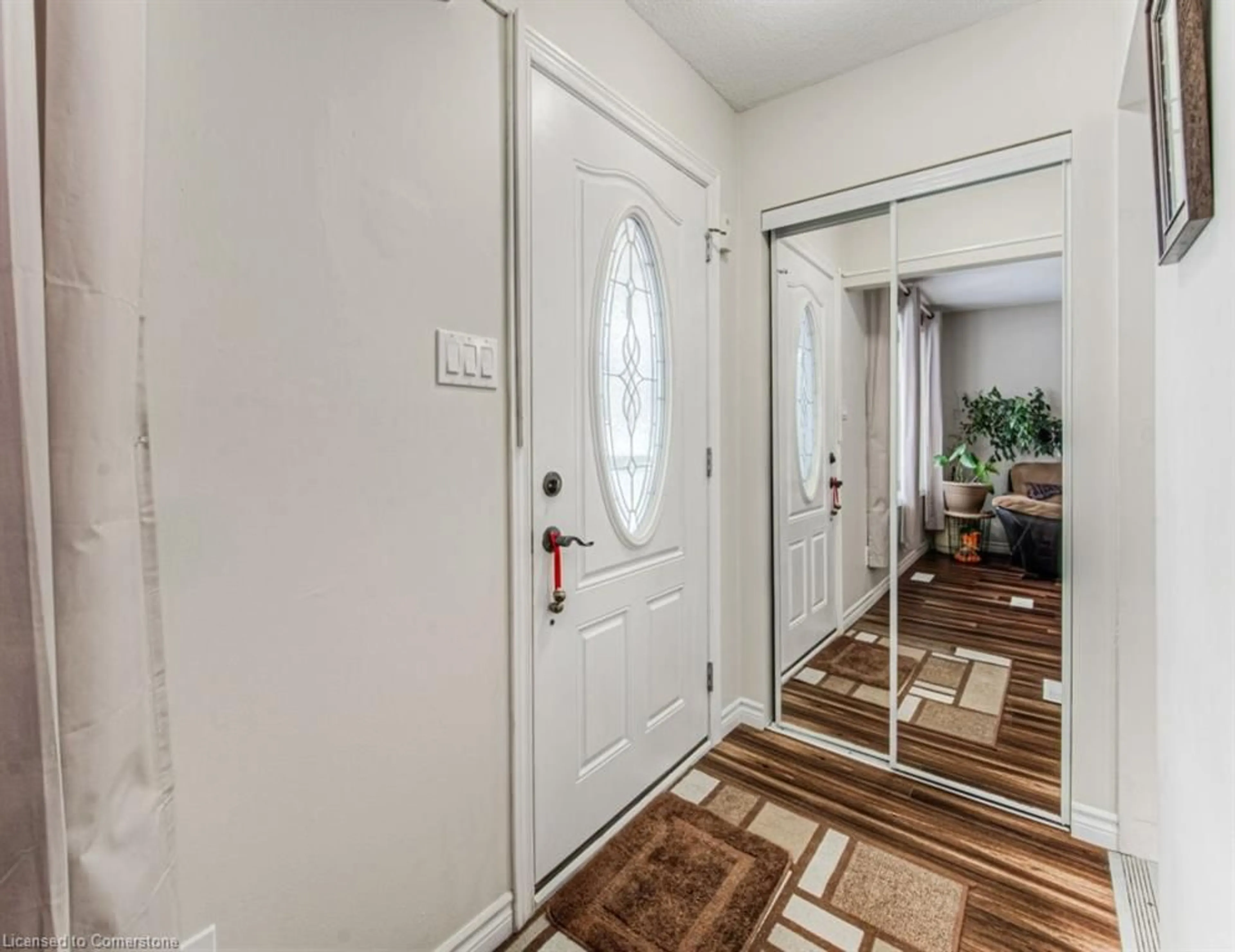 Indoor entryway for 462 Drummerhill Cres #A, Waterloo Ontario N2T 1G4