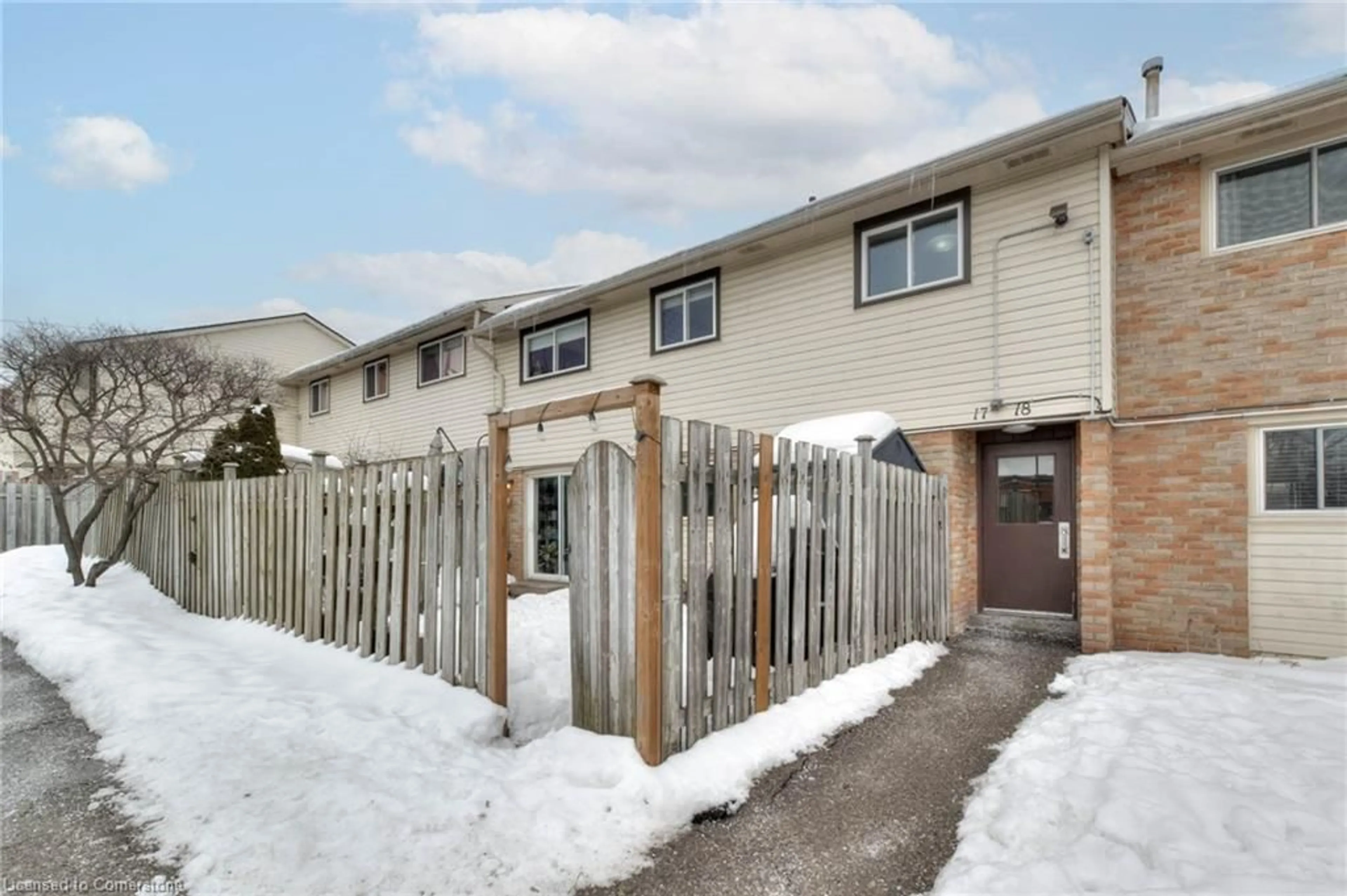 Patio, street for 675 Westmount Rd #17, Kitchener Ontario N2E 2J3