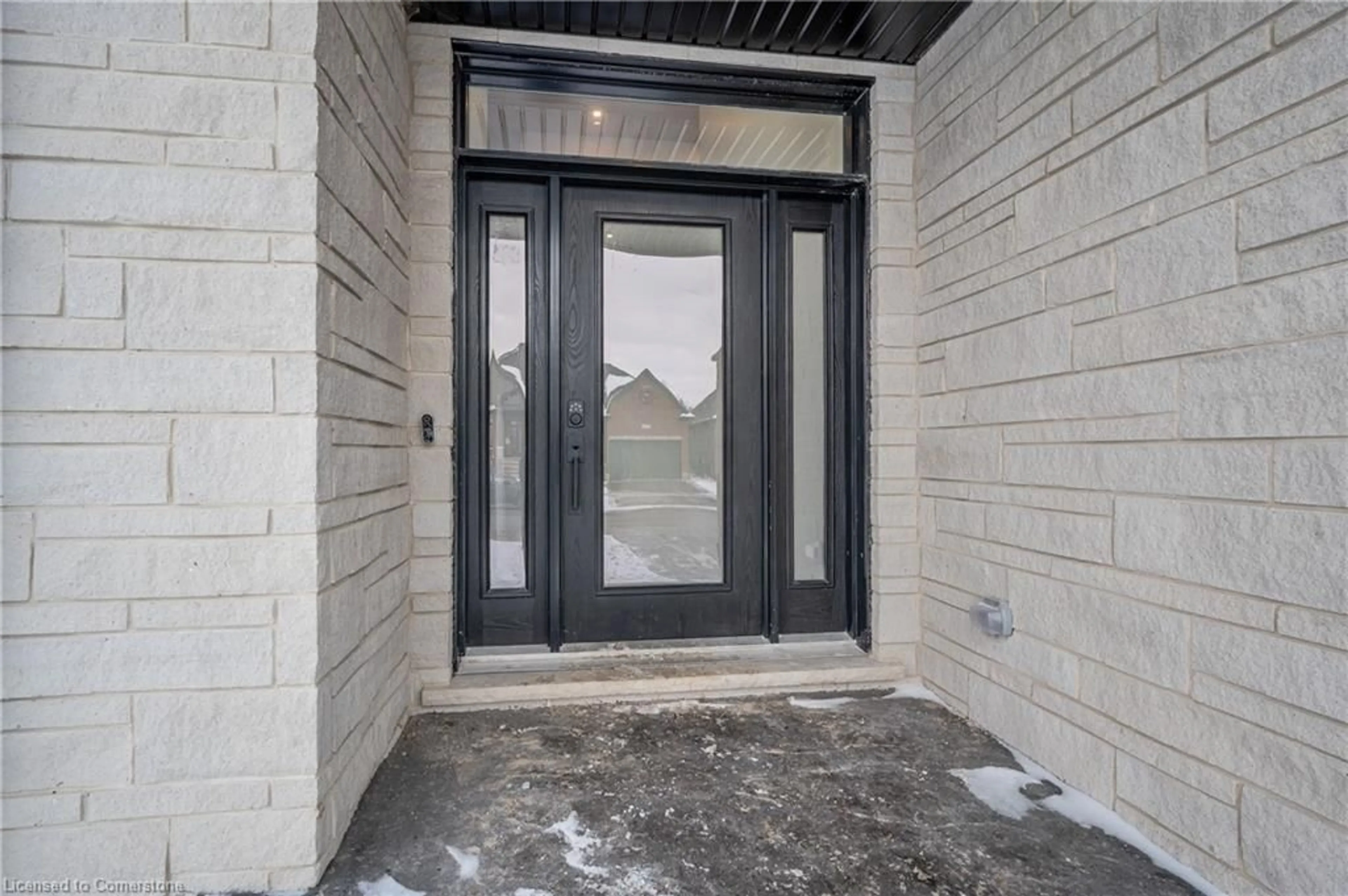 Indoor entryway for 49 Coulter St, Milverton Ontario N0K 1M0