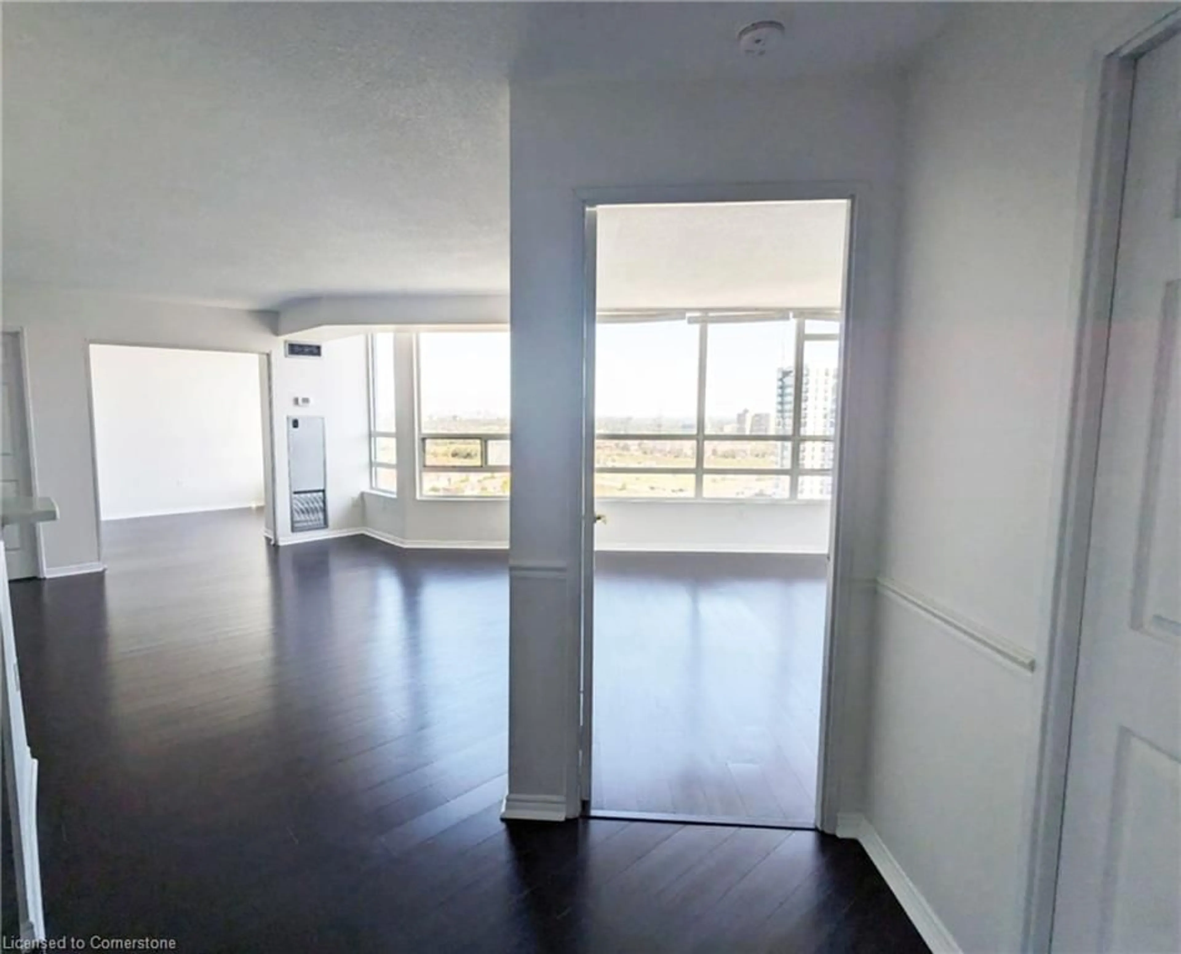 Indoor foyer for 50 Kingsbridge Garden Cir #1807, Mississauga Ontario L5R 1Y3