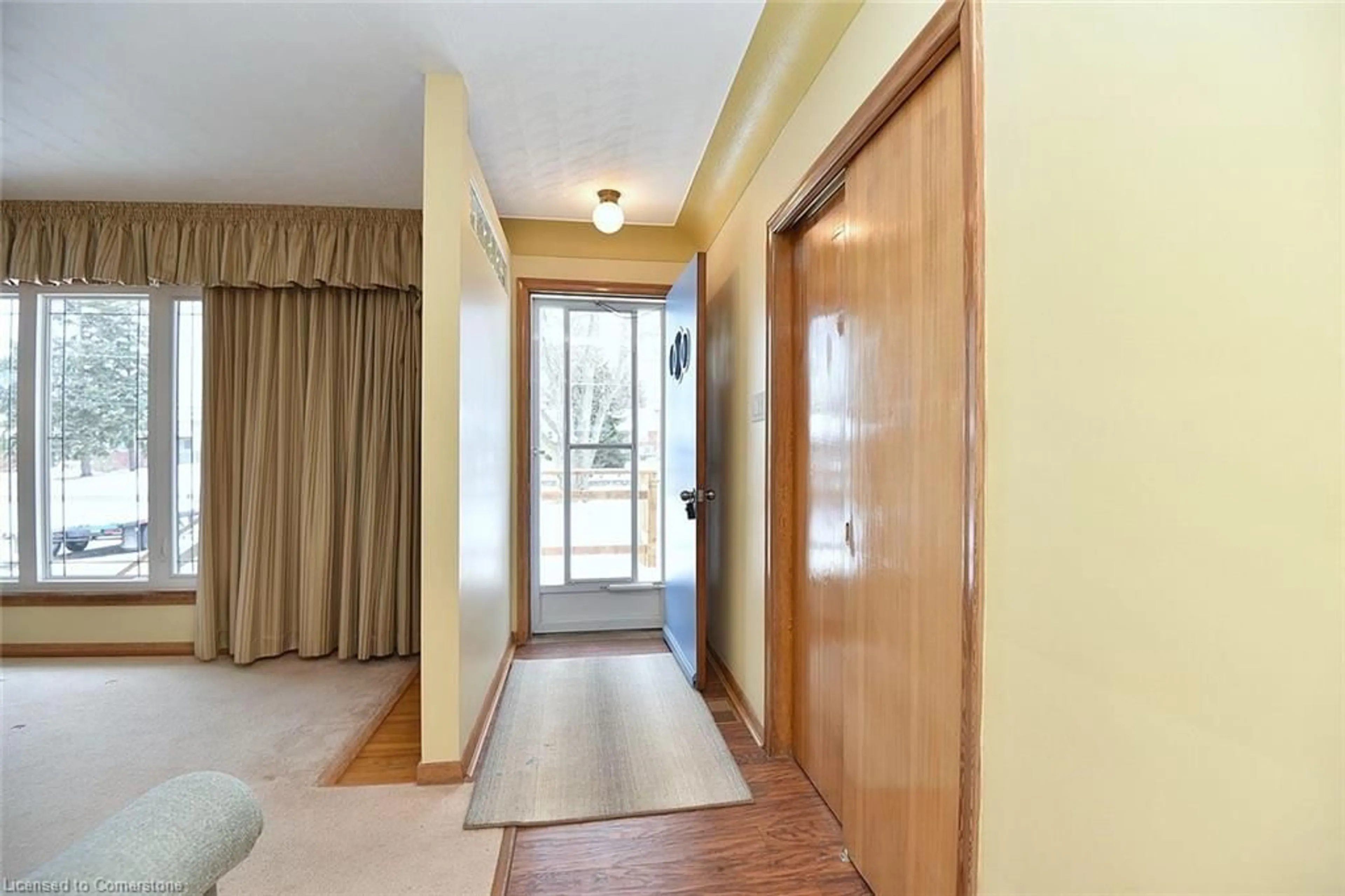 Indoor foyer for 155 Chesley St, Hamilton Ontario L9C 3W2