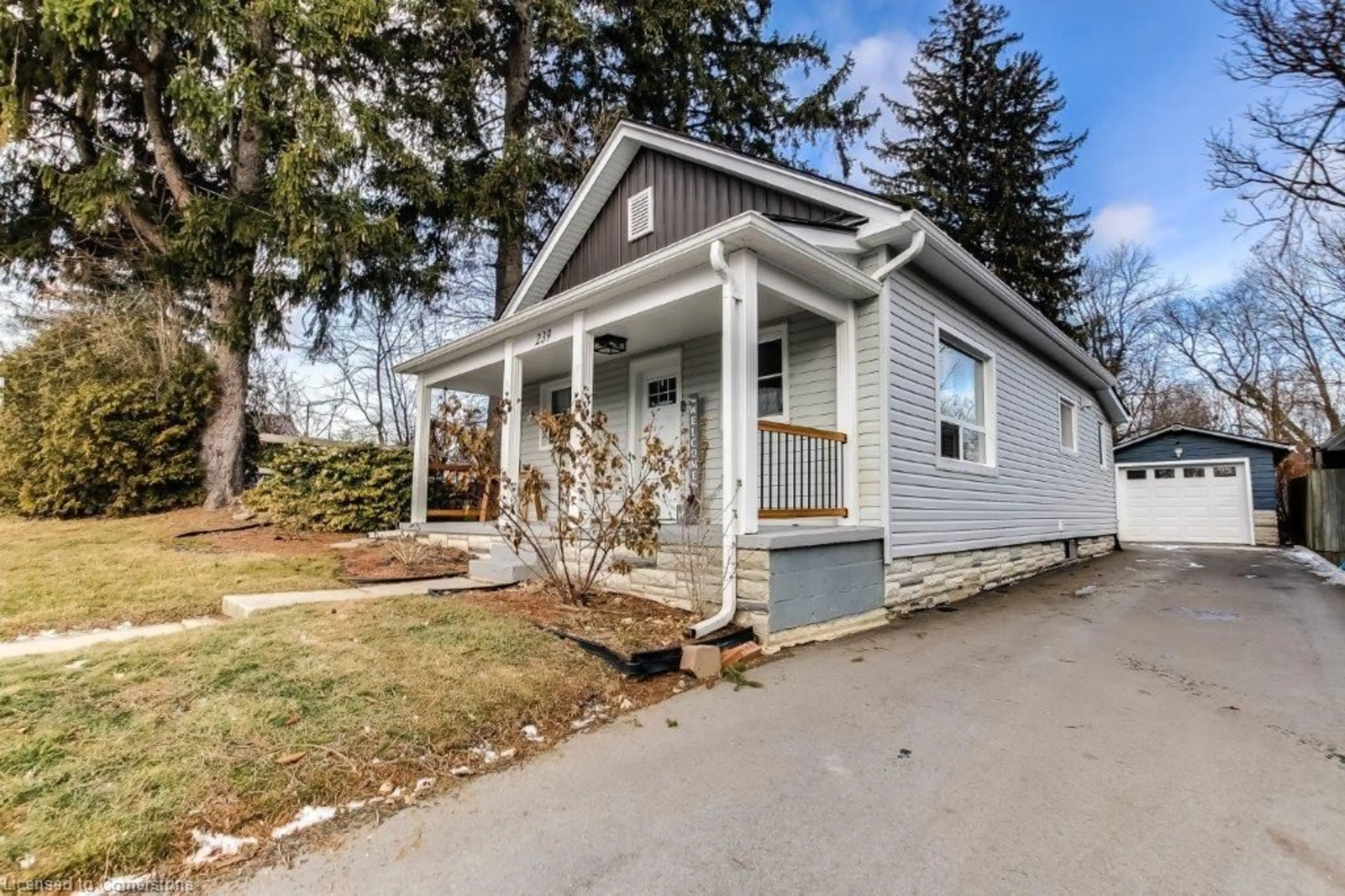 Home with vinyl exterior material, street for 239 Grove St, Simcoe Ontario N3Y 1K8