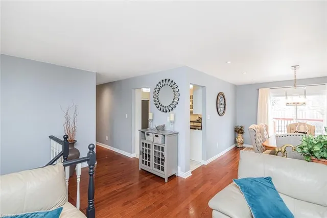 Additional property image - 647 Tomahawk Cres