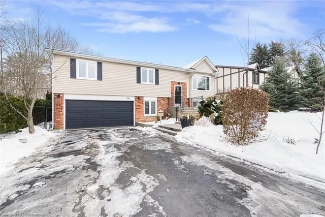 Additional property image - 647 Tomahawk Cres