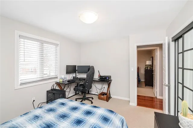 Additional property image - 647 Tomahawk Cres