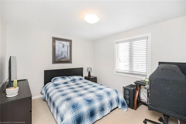 Additional property image - 647 Tomahawk Cres