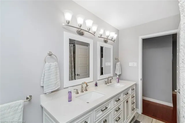 Additional property image - 647 Tomahawk Cres