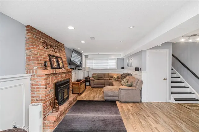 Additional property image - 647 Tomahawk Cres