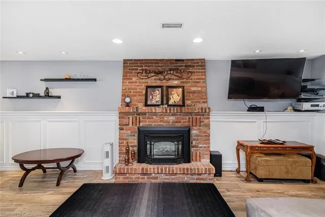 Additional property image - 647 Tomahawk Cres
