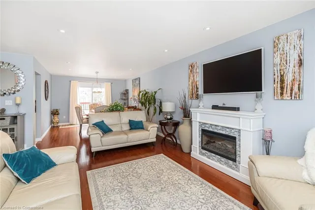 Additional property image - 647 Tomahawk Cres