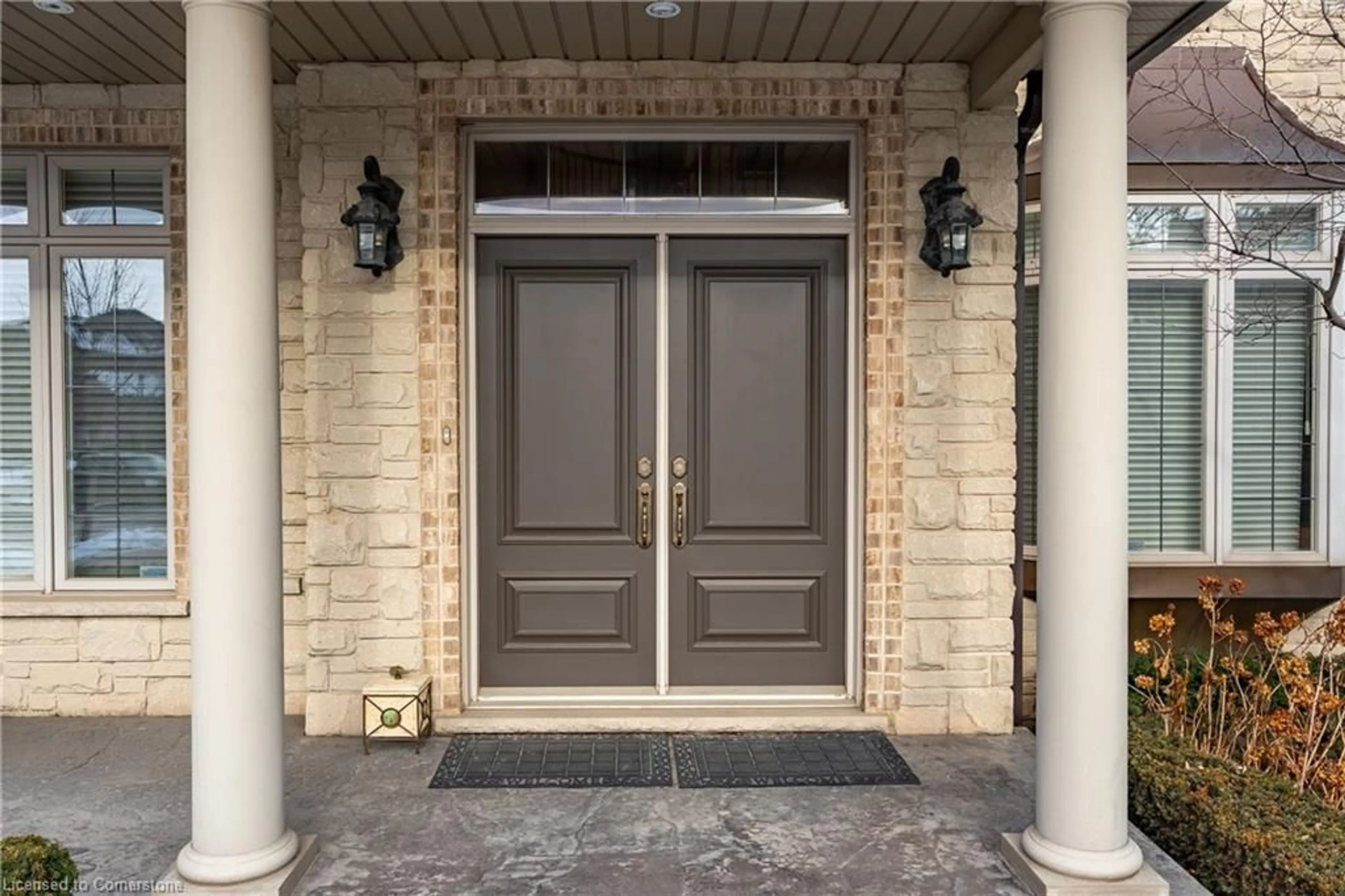 Indoor entryway for 35 Chiara Dr, Stoney Creek Ontario L8E 2H1