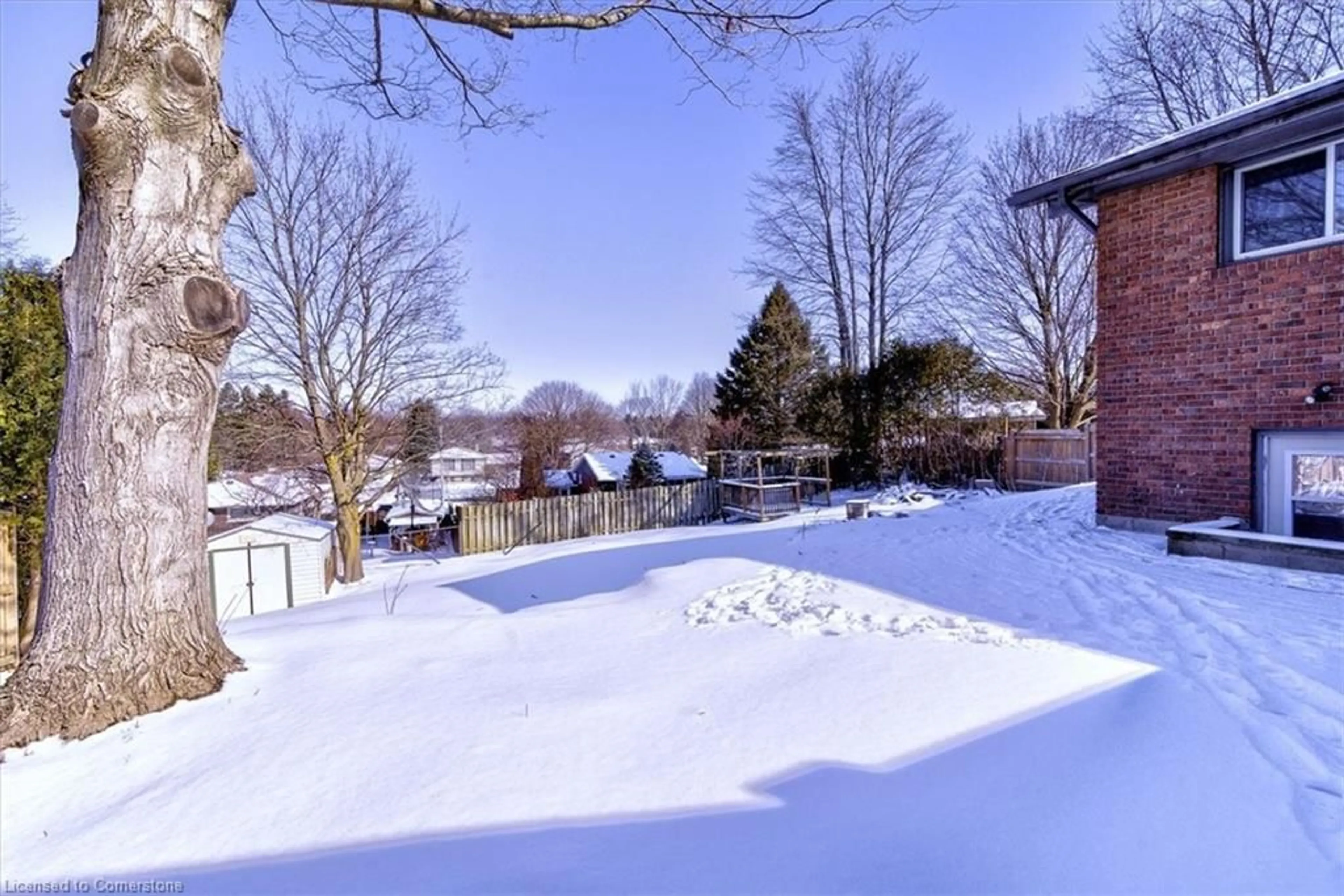 A pic from outside/outdoor area/front of a property/back of a property/a pic from drone, water/lake/river/ocean view for 53 Berkley Cres, Simcoe Ontario N3Y 4M7