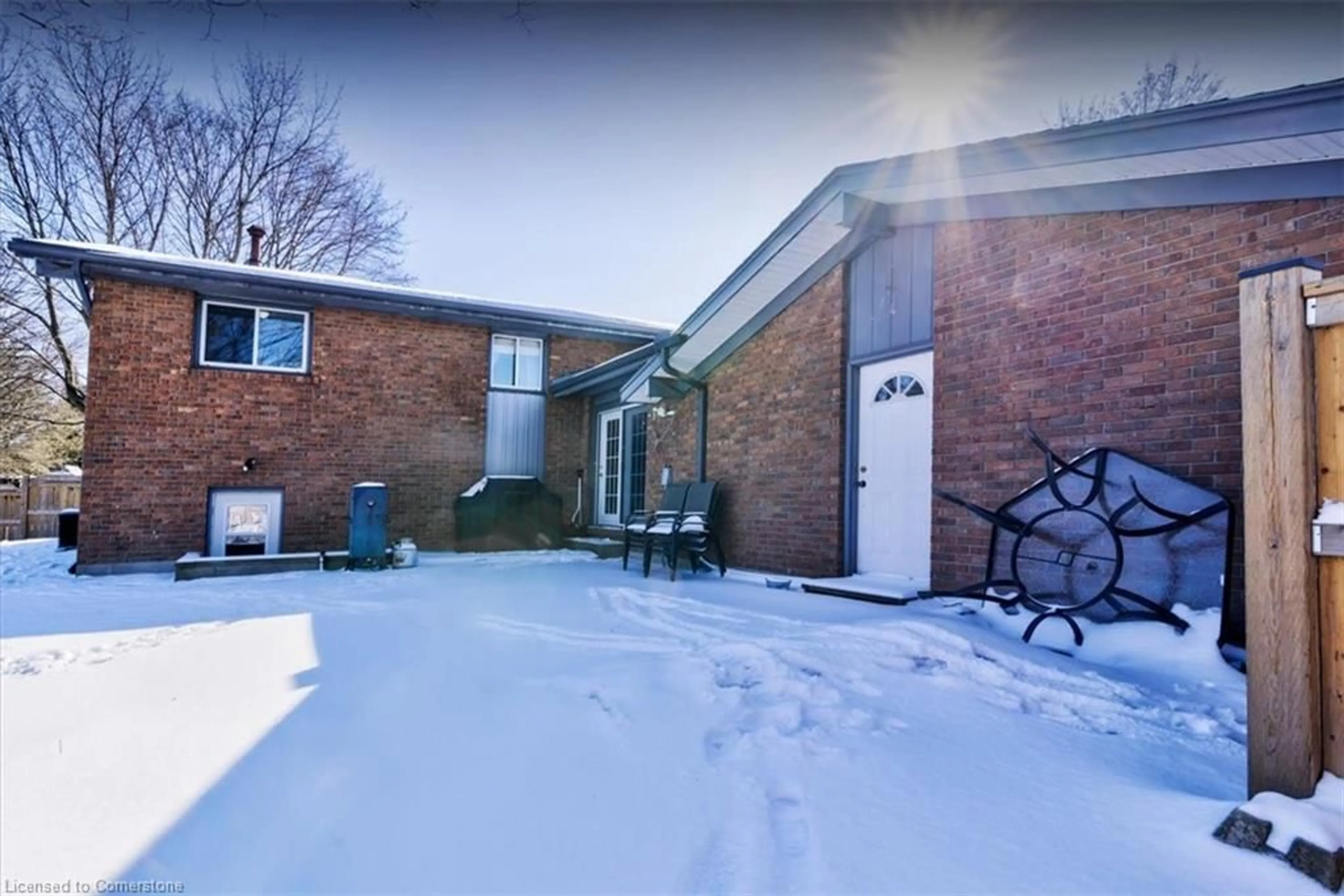 A pic from outside/outdoor area/front of a property/back of a property/a pic from drone, street for 53 Berkley Cres, Simcoe Ontario N3Y 4M7