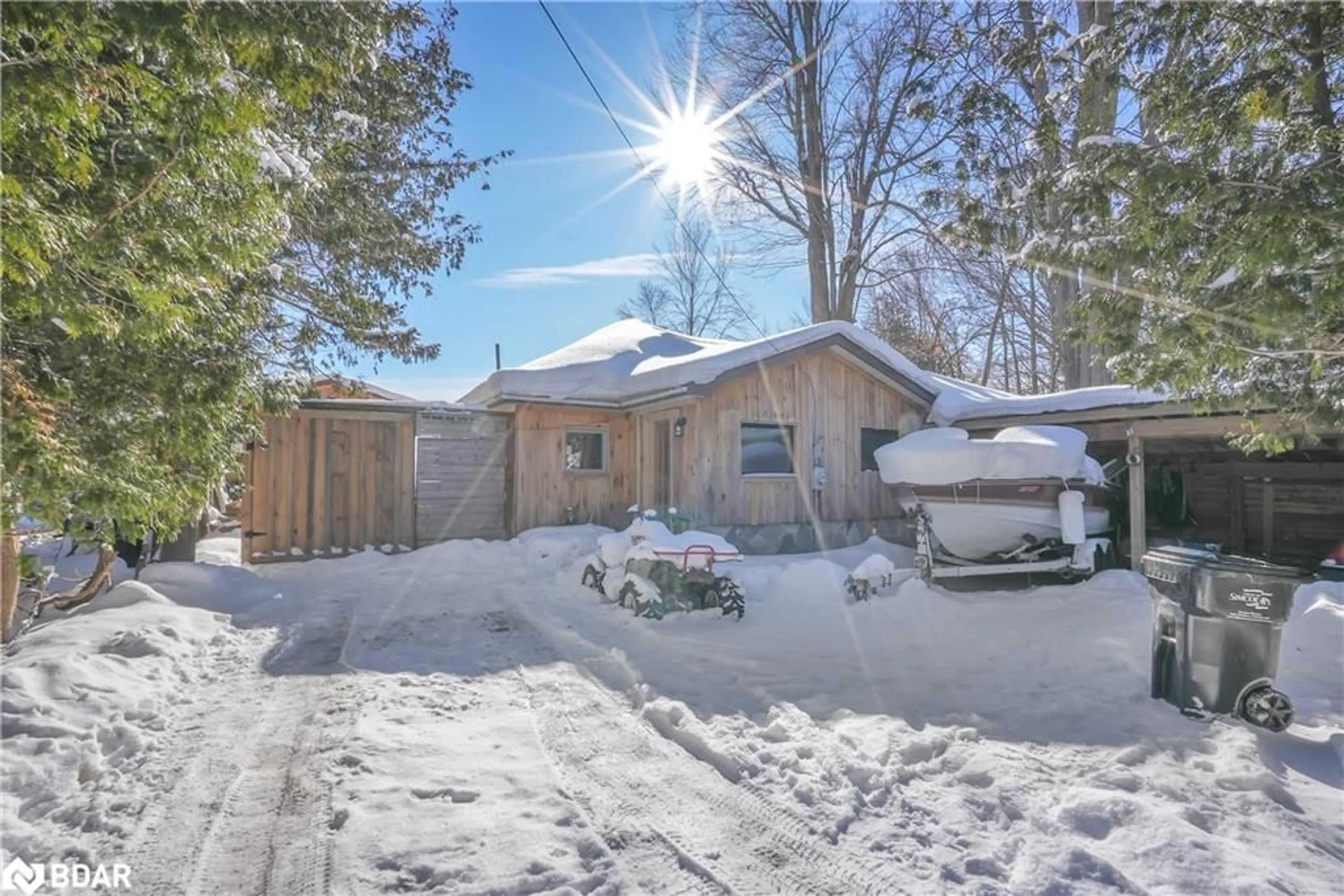 A pic from outside/outdoor area/front of a property/back of a property/a pic from drone, street for 4709 Anderson Ave, Orillia Ontario L3V 6H7