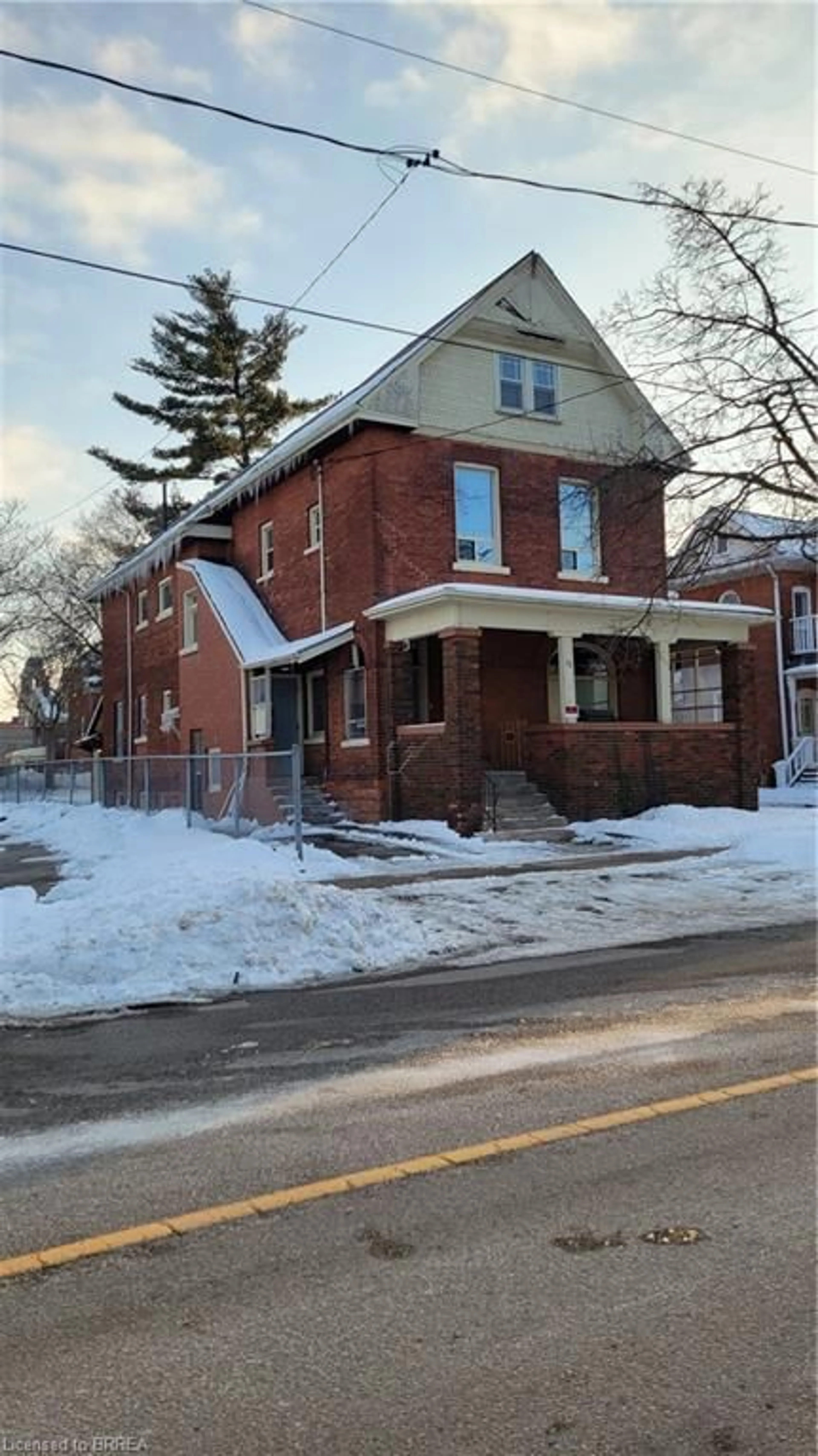 Home with brick exterior material, street for 33 Nelson St, Brantford Ontario N3T 2M7