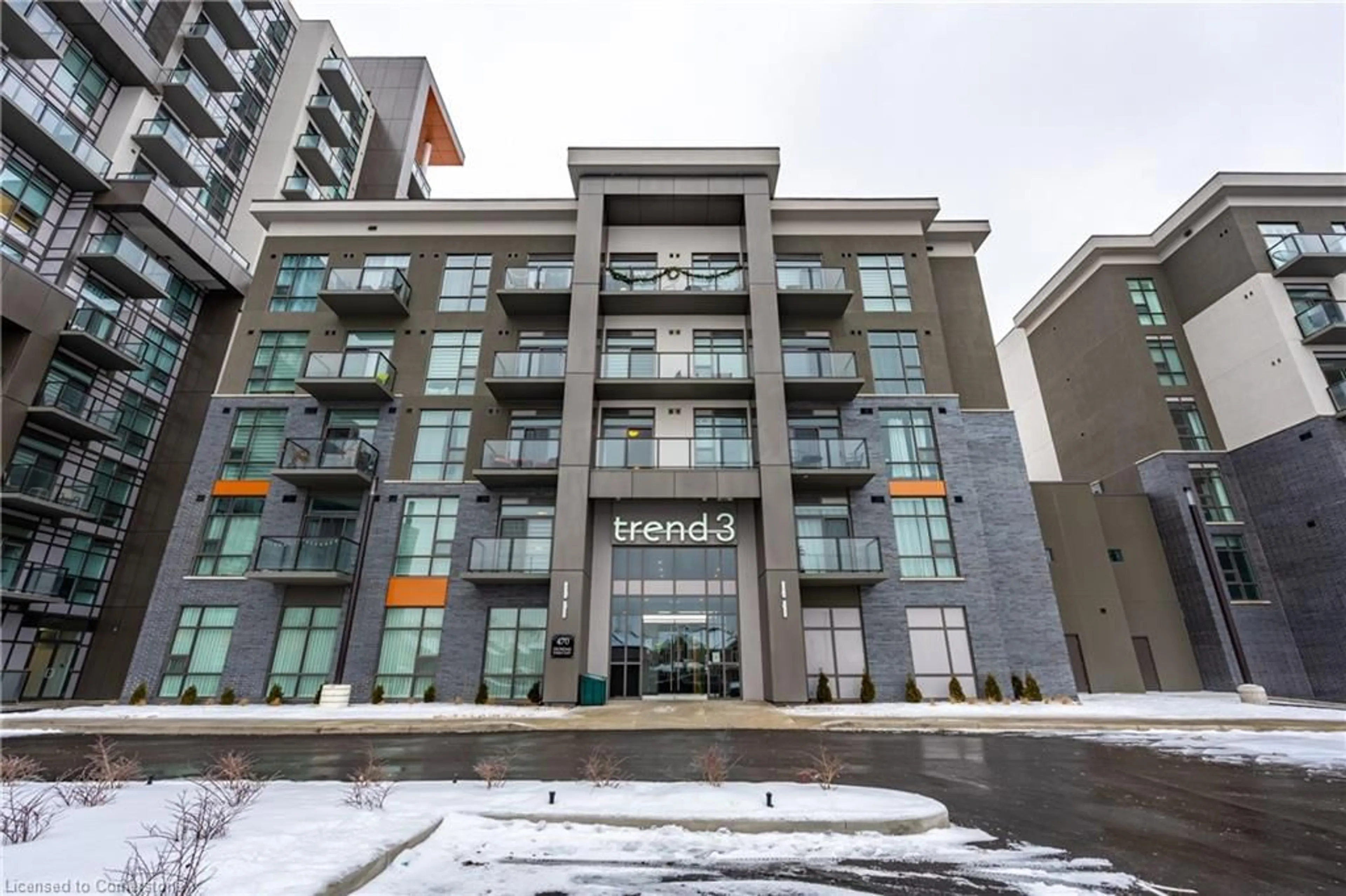 Indoor foyer for 470 Dundas St #518, Waterdown Ontario L8B 2A6